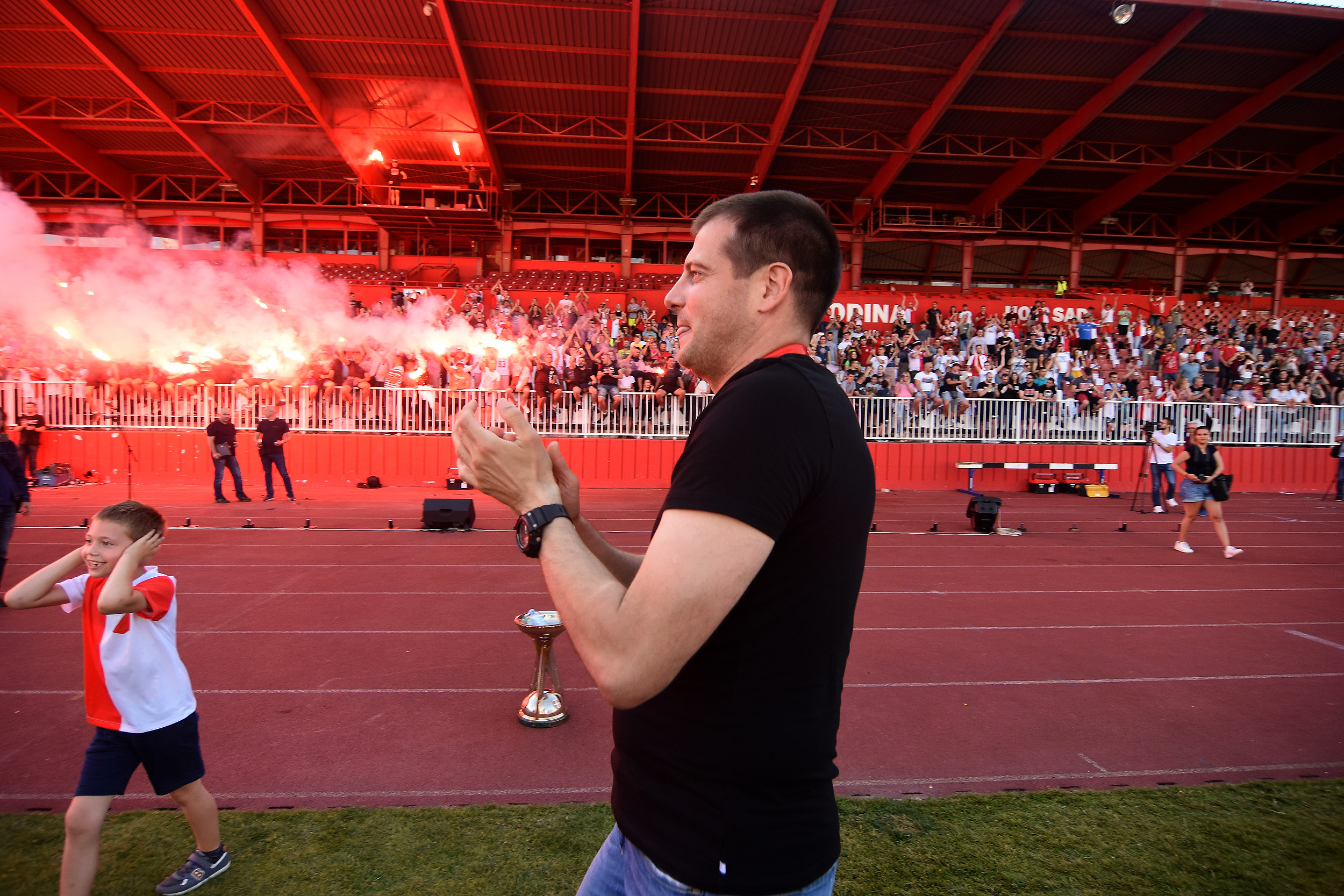 Novi Sad 25. jun 2020. Fudbaleri Vojvodine proslavljajiu titulu sa navijacima Foto:Nova.rs