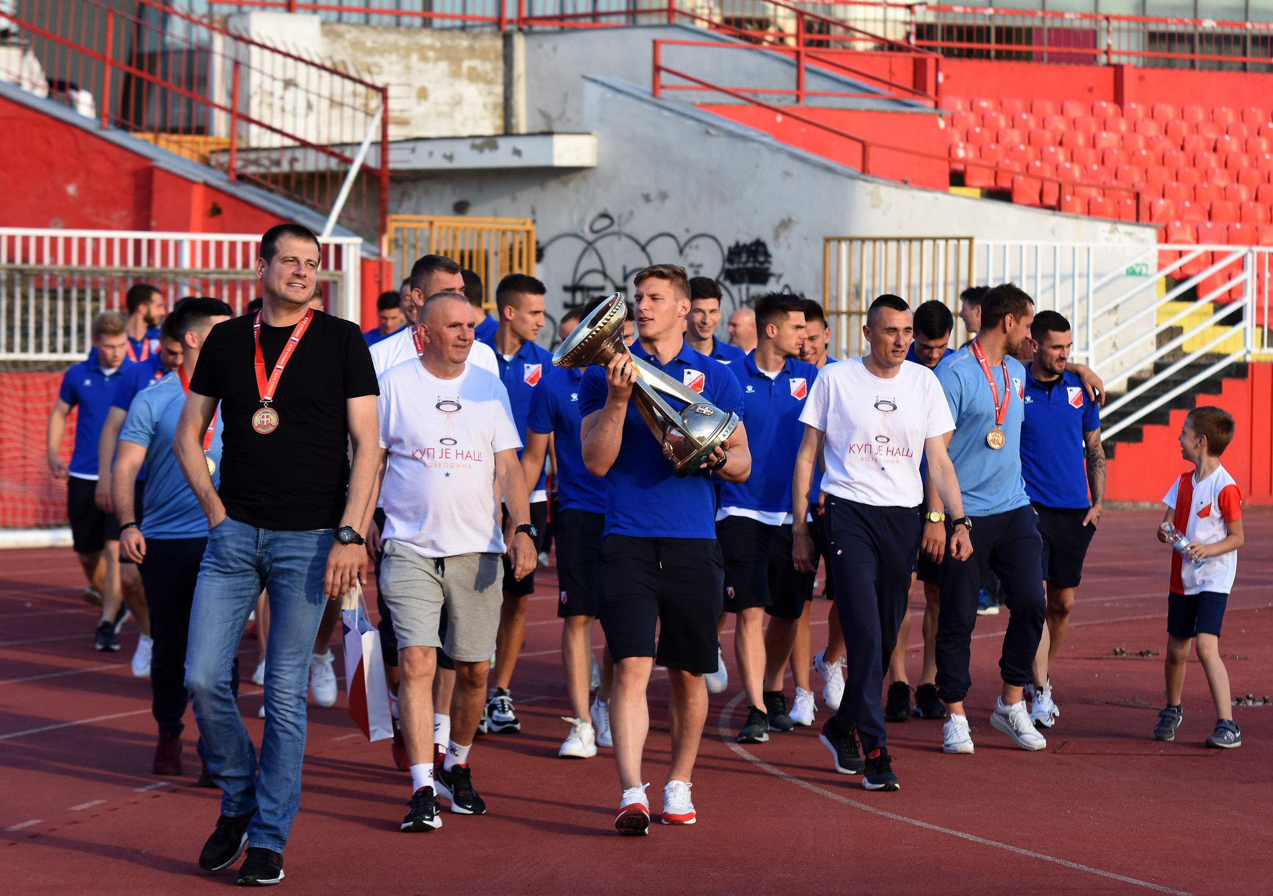Novi Sad 25. jun 2020. Fudbaleri Vojvodine proslavljajiu titulu sa navijacima Foto:Nova.rs