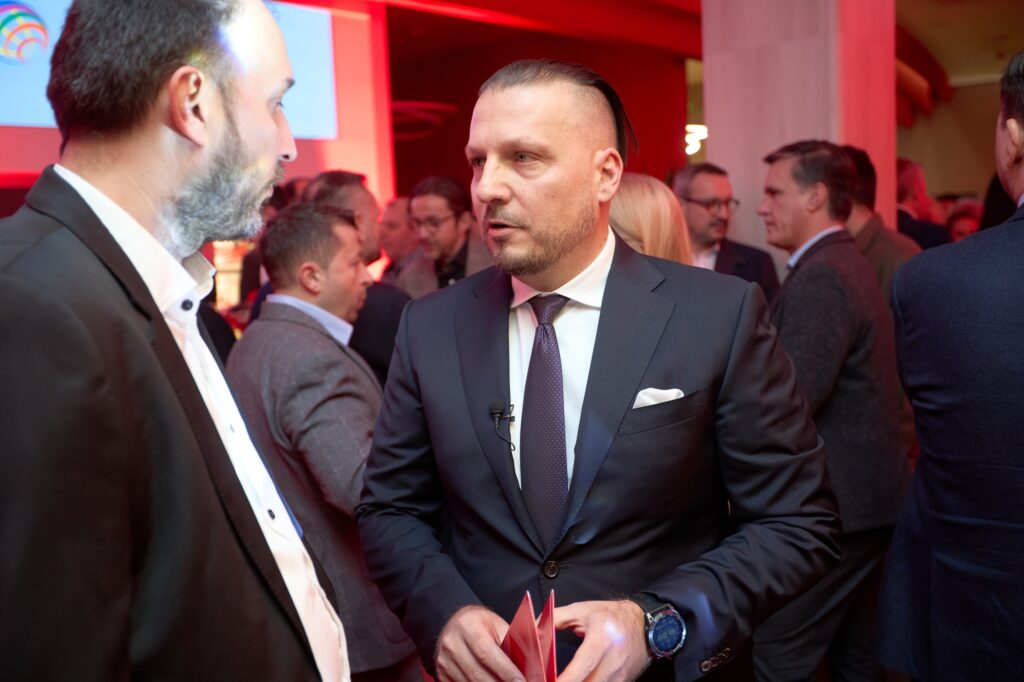 Tagovi: PR, ProCredit Banka  PR Procredit banka 25.12. Nova.rs sa isticanjem na naslovnoj strani
