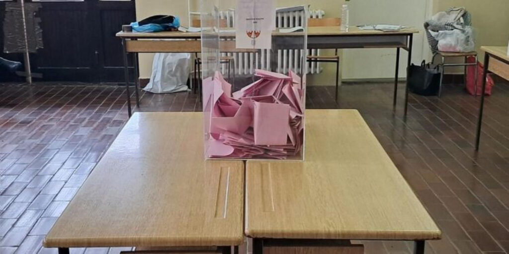 Mesto: Negotin
Datum: Sun Nov 30 12:45:46 CET 2025
Dogadjaj: POLITIKA - glasanje na lokalnim izborima u Negotinu
Izvor: FoNet/ZA Media