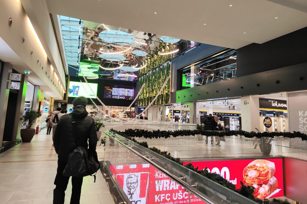 Beograd, 28.11.2025. Tržni centar Ušće, Black friday, Crni petak, shopping mall Foto: Filip Krainčanić/Nova.rs