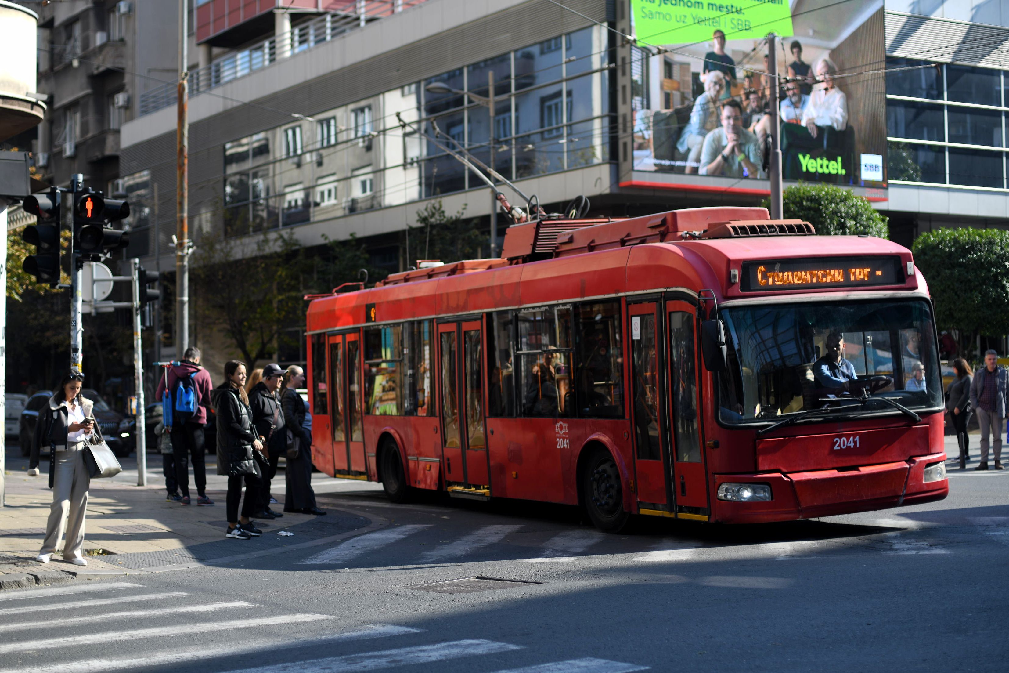 Beograd, 16.10.2025. Jesen u Beogradu, vreme, vremenska prognoza, lep jesenji dan, prizori iz grada, ilustracije grad, trolejbus Foto: Filip Krainčanić/Nova.rs