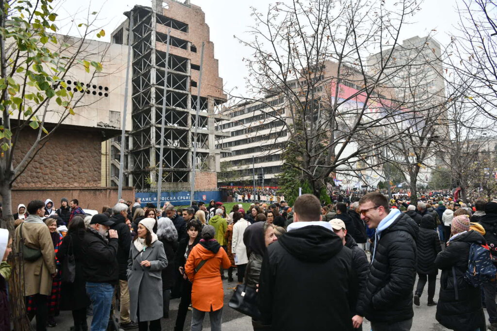 1762859009-Protest-ispred-Generalstaba-foto-goran-srdanov-nova-rs-58-1024x683.jpg