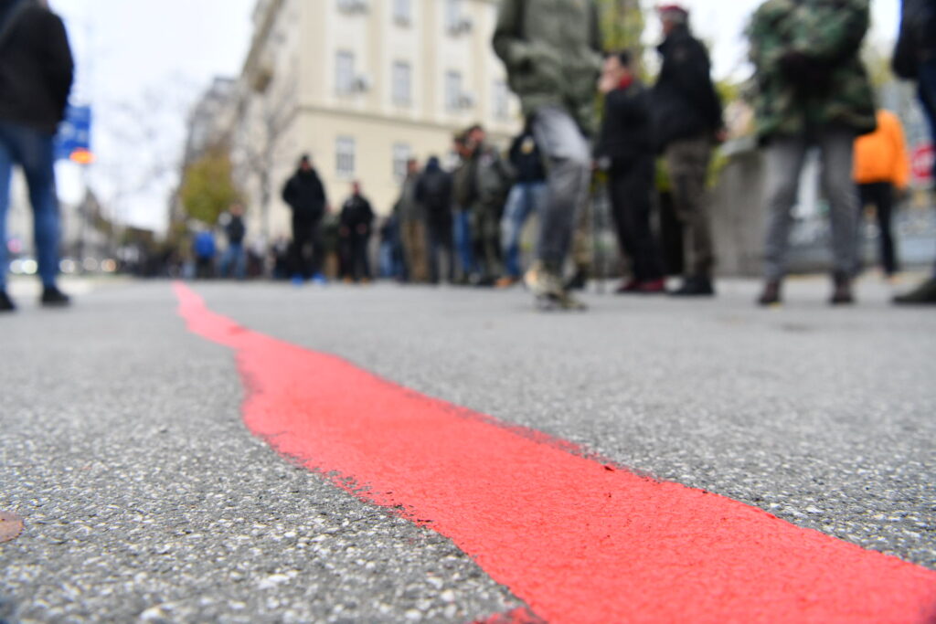1762858983-Protest-ispred-Generalstaba-foto-goran-srdanov-nova-rs-52-1024x683.jpg