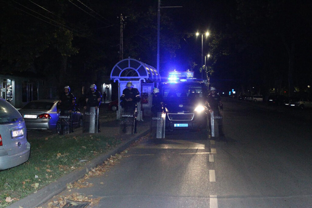 Mesto: Pančevo
Datum: Fri Aug 15 22:54:49 CEST 2025
Dogadjaj: DRUŠTVO - protest večeras u Pančevu - intervencija policije
Fotoreporter: Relja Jarkovački
Izvor: FoNet