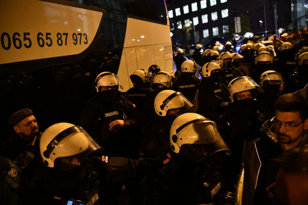 Beograd, 04.11.2025. Policija, žandarmerija, pretres autobusa Jaćimovića,  Foto: Goran Srdanov/Nova.rs