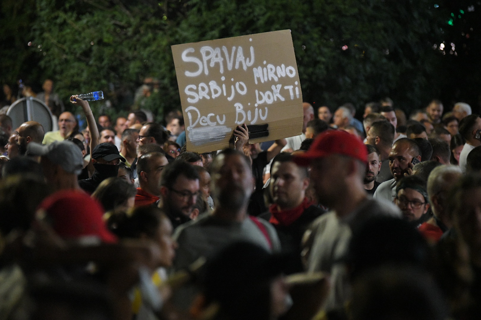 Valjevo 16.08.2025.  Protestna šetnja. Protest Srbija se umiriti ne može zbog policijske  brutalnosti, protesti nakon brutalnog nasilja policije nad građanima Foto: Amir Hamzagić/Nova.rs