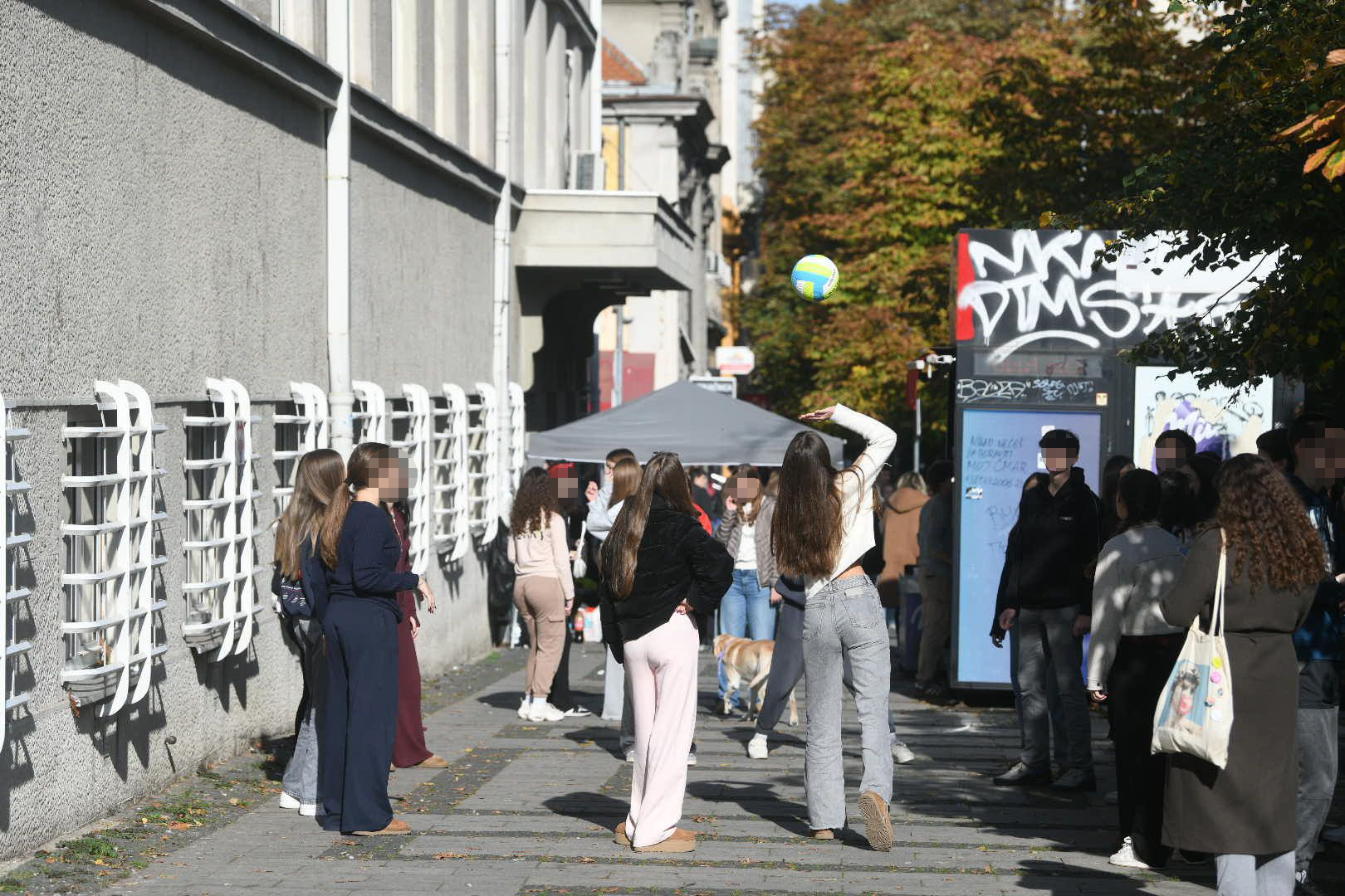 Beograd 14.10.2025.  Fizička blokada Pete beogradske gimnazije, Peta beogradska gimnazija, đaci, djaci, roditelji, protest Foto: Filip Krainčanić/Nova.rs