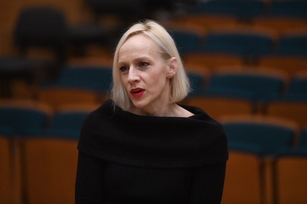 Beograd 17. decembar 2025. Beogradska filharmonija U Beogradskoj filharmoniji odrzana je konferencija za medije uoci nastupa Filharmonije u Indiji sa dirigentom Zubinom Mehtom Foto:Filip Krainčanić/Nova.rs