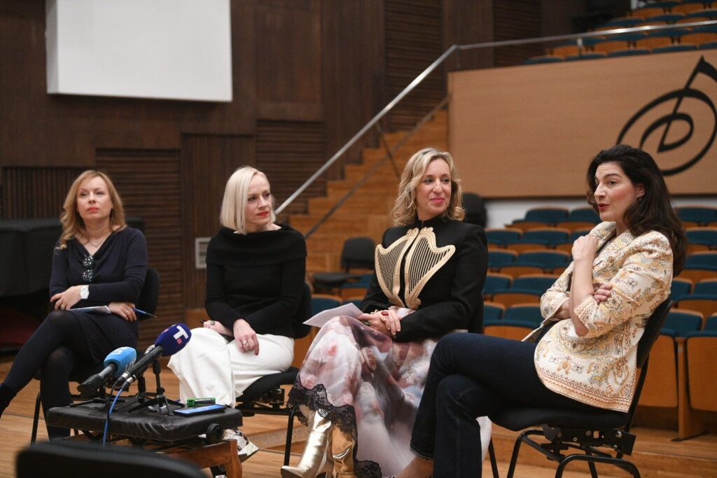 Beograd 17. decembar 2025. Beogradska filharmonija U Beogradskoj filharmoniji odrzana je konferencija za medije uoci nastupa Filharmonije u Indiji sa dirigentom Zubinom Mehtom Foto:Filip Krainčanić/Nova.rs