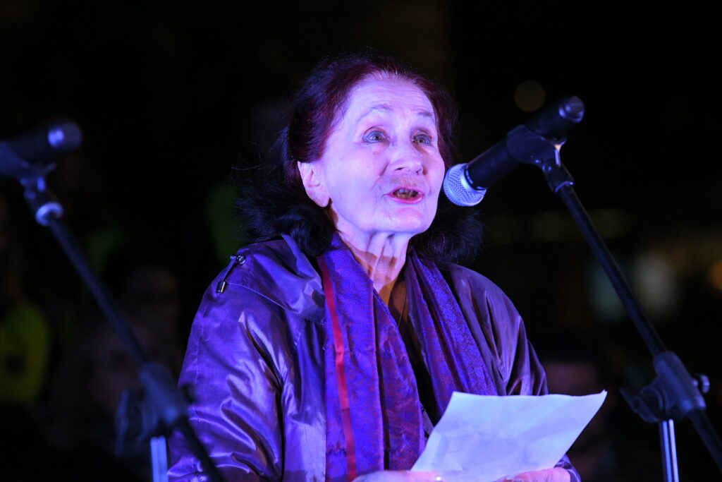 Beograd, 11.10.2025. Trg Republike, Narodno pozorište,  Skup na Trgu republike u znak podrške zaposlenima u Narodnom pozorištu, a na koji su pozvali sindikati ove ustanove. "Narodno je narodno". foto Amir Hamzagić/Nova rs