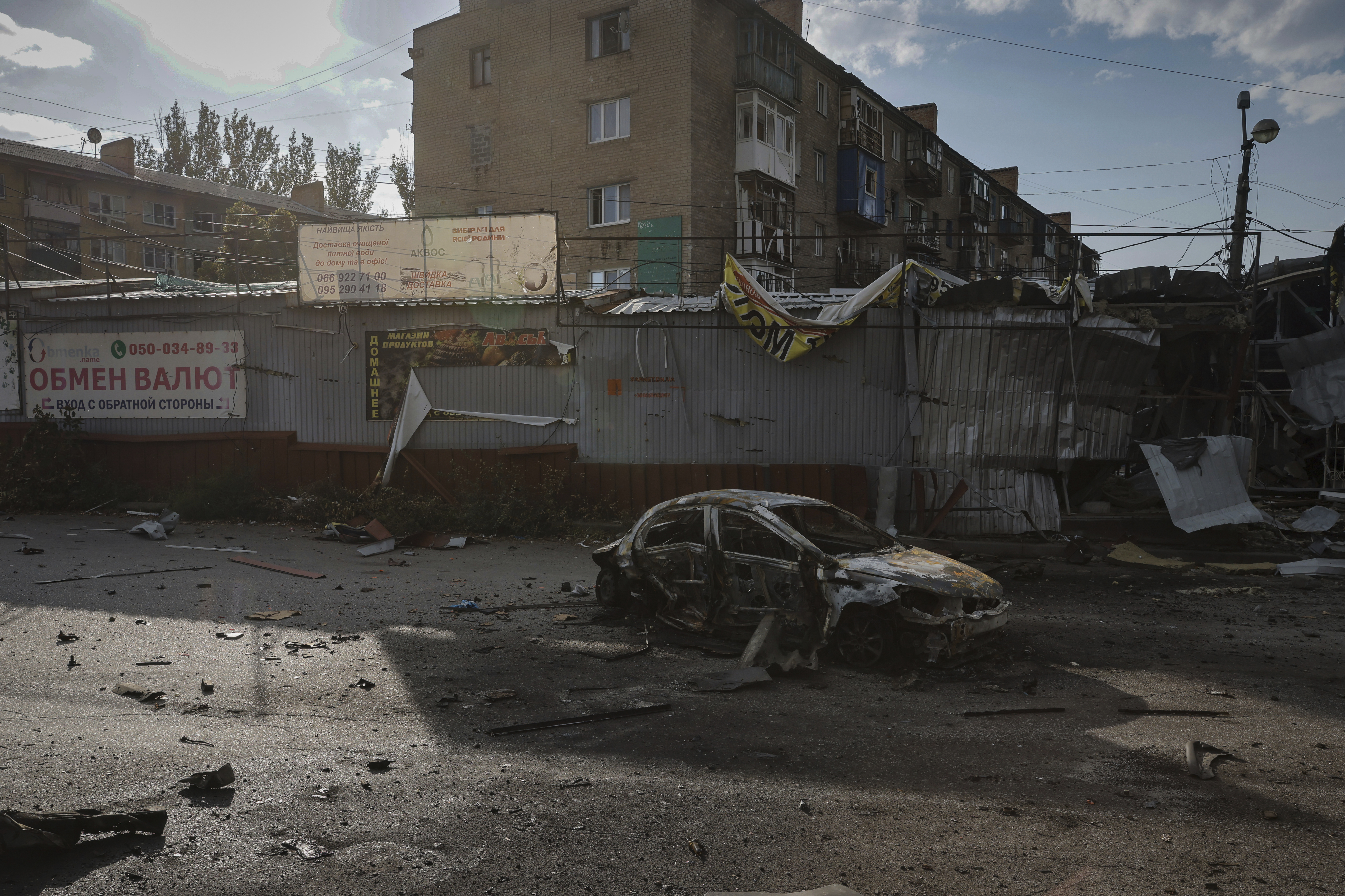 A view of the town of Kostiantynivka, the site of heavy battles with Russian troops in the Donetsk region, Ukraine, on Sunday, Aug. 24, 2025. (AP Photo/Yevhen Titov)