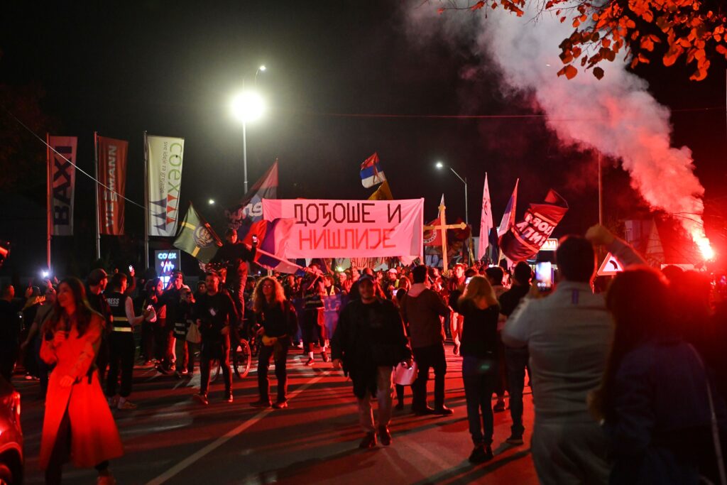 Stara Pazova 30. oktobar 2025. Studenti šetnja ka Novom Sadu studenti pešače za Novi Sad na komemorativni skup, studentski marš za Novi Sad Foto:Goran Srdanov/Nova.rs fotoreportaža