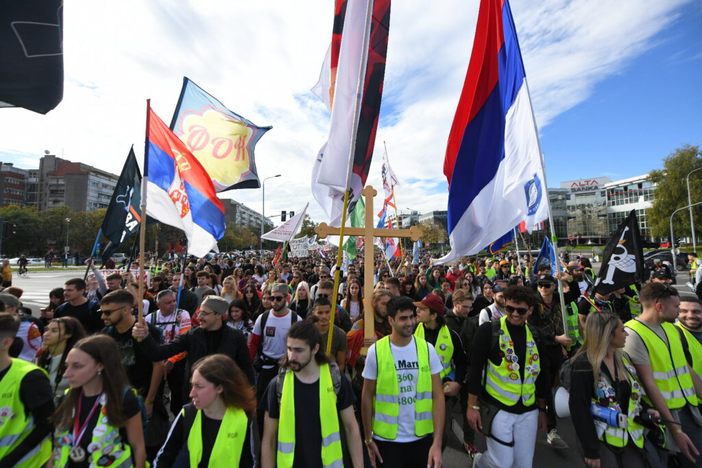 Beograd 30. oktobar 2025. Studenti krenuli ka Novom Sadu., studenti pešače za Novi Sad na komemorativni skup, studentski marš za Novi Sad  Foto:Amir Hamzagić/Nova.rs fotoreportaža
