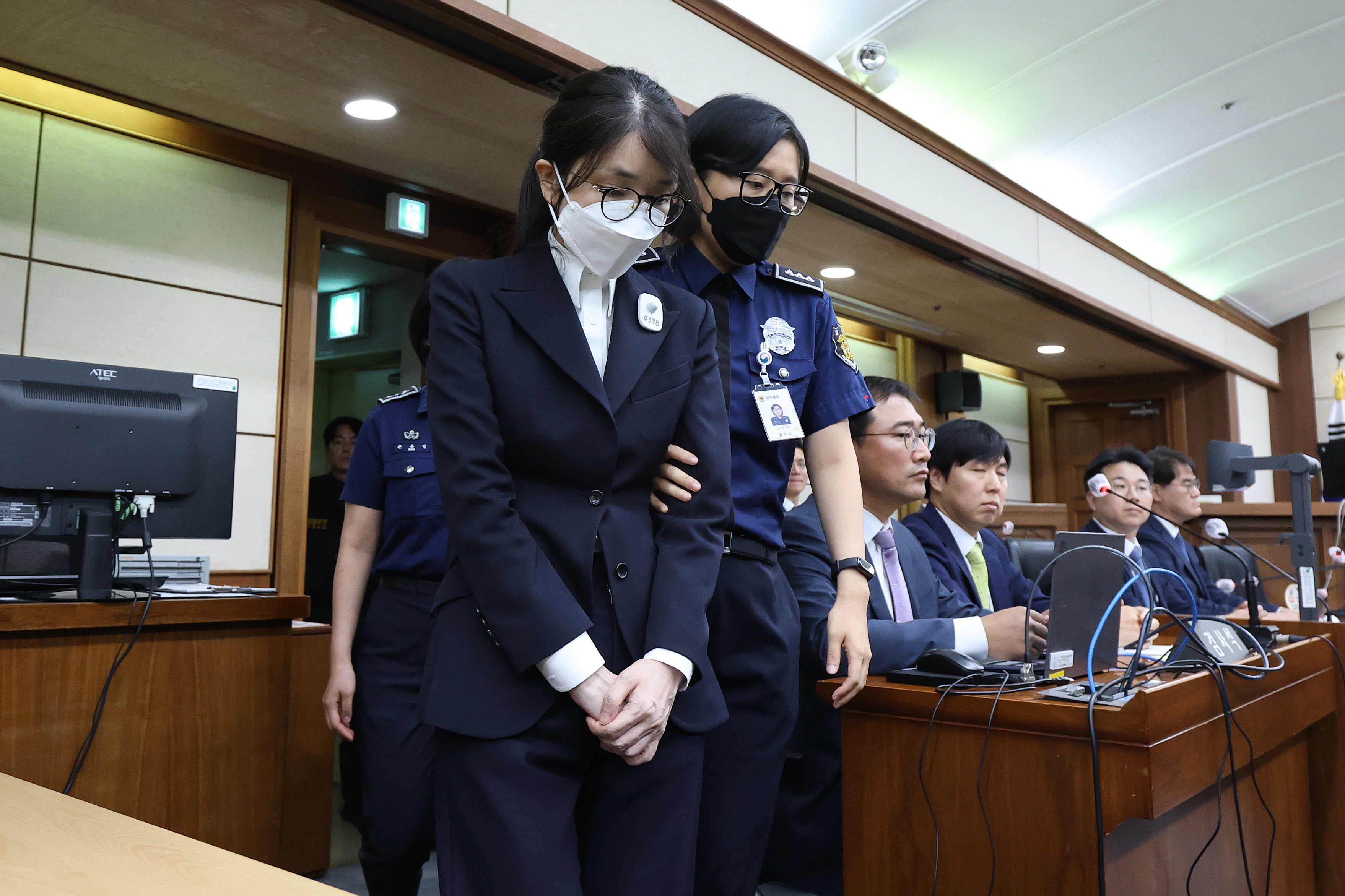 Kim Keon Hee, the wife of South Korea's jailed former President Yoon Suk Yeol, arrives for her first trial hearing on corruption charges at a courtroom of the Seoul Central District Court