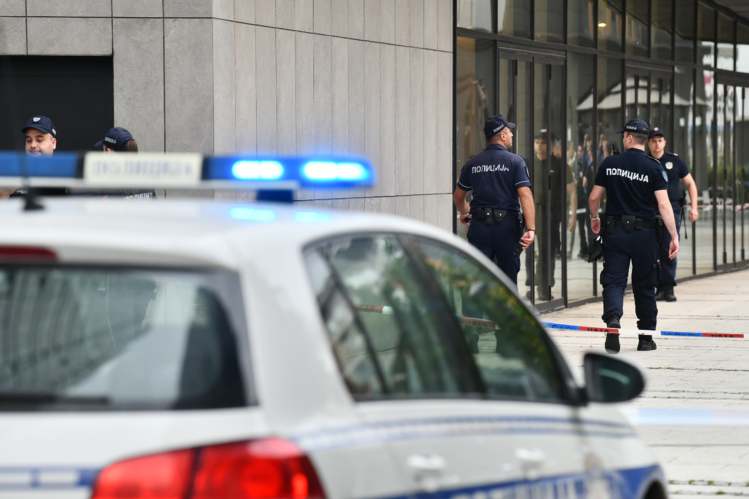 Beograd 22. april 2025. Na Novom Beogradu danas se dogodila pucnjava, pucnjava se dogodila luksuznom restoranu u naselju „West 65“, policija, uviđaj Foto:Vesna Lalić/Nova.rs