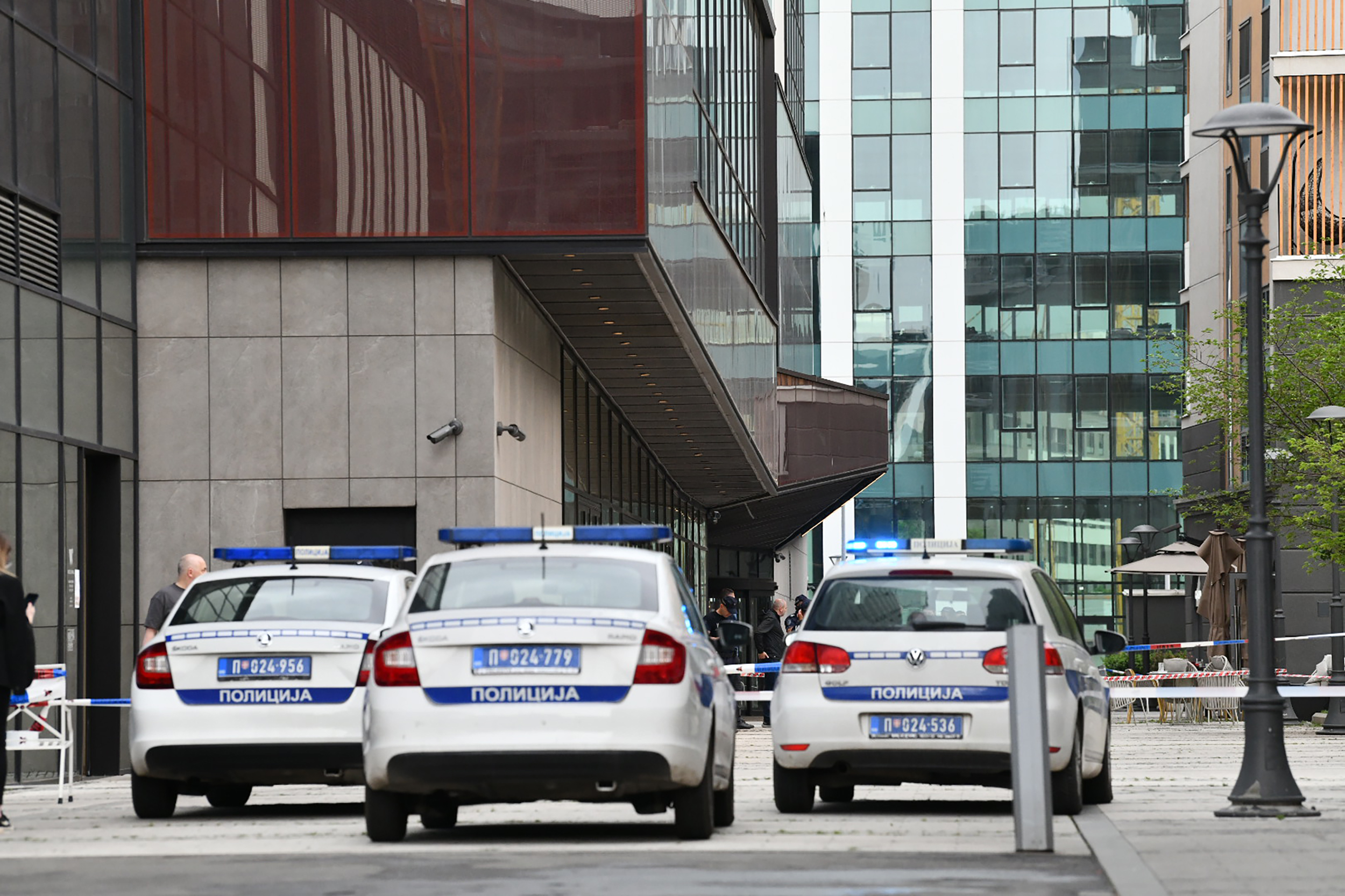 Beograd 22. april 2025. Na Novom Beogradu danas se dogodila pucnjava, pucnjava se dogodila luksuznom restoranu u naselju „West 65“, policija, uviđaj Foto:Vesna Lalić/Nova.rs