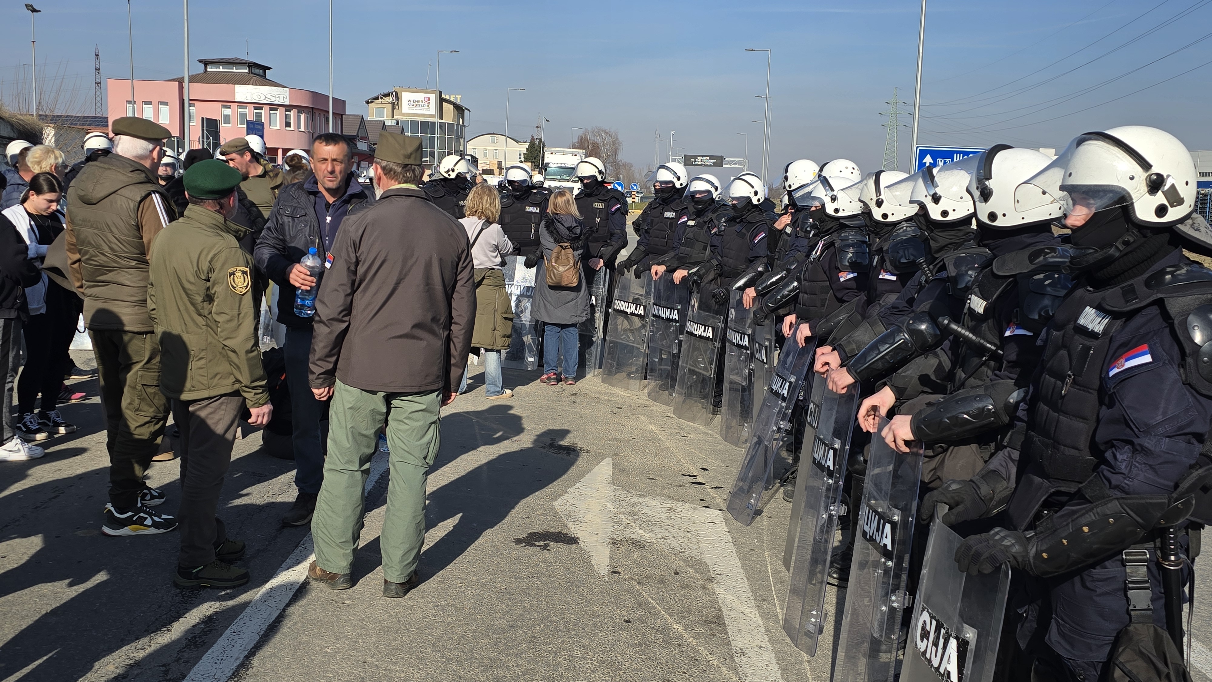 Protest poljoprivrednika policija Foto Đorđe Mijailović (3).jpg