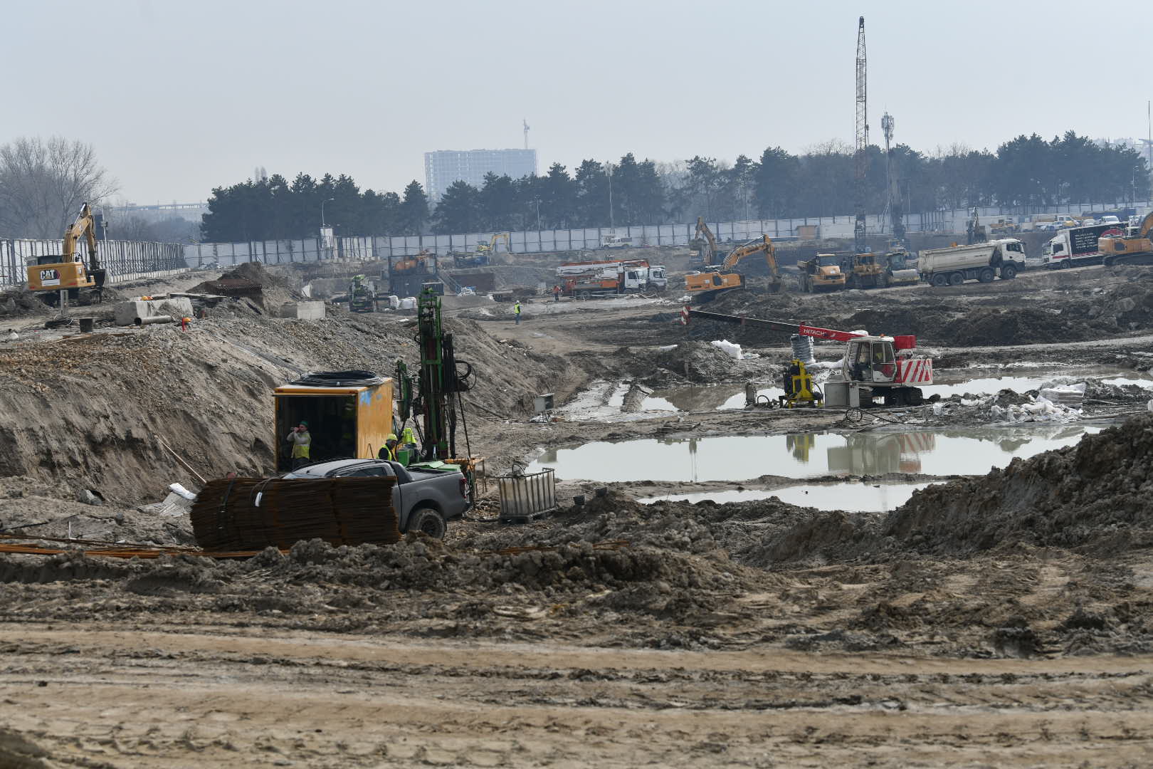 Beograd 02.03.2026. Gradilište, hotel Jugoslvija, mašine, mehanizacija, radnici, Novi Beograd Foto: Goran Srdanov/Nova.rs