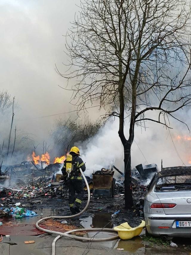 požar čukarica  ulica milorada jovanovića foto jovan mladenović nova rs (19).jpeg