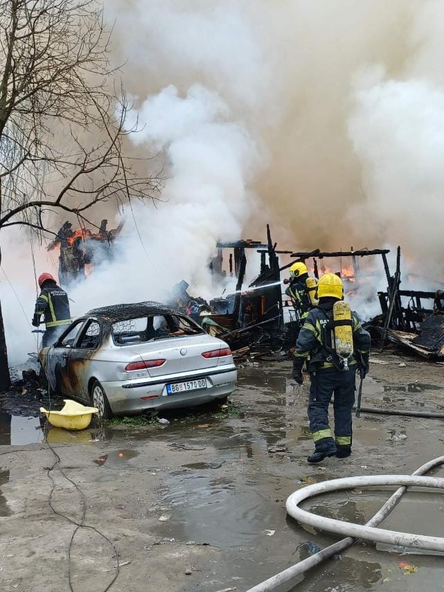 požar čukarica  ulica milorada jovanovića foto jovan mladenović nova rs (22).jpeg