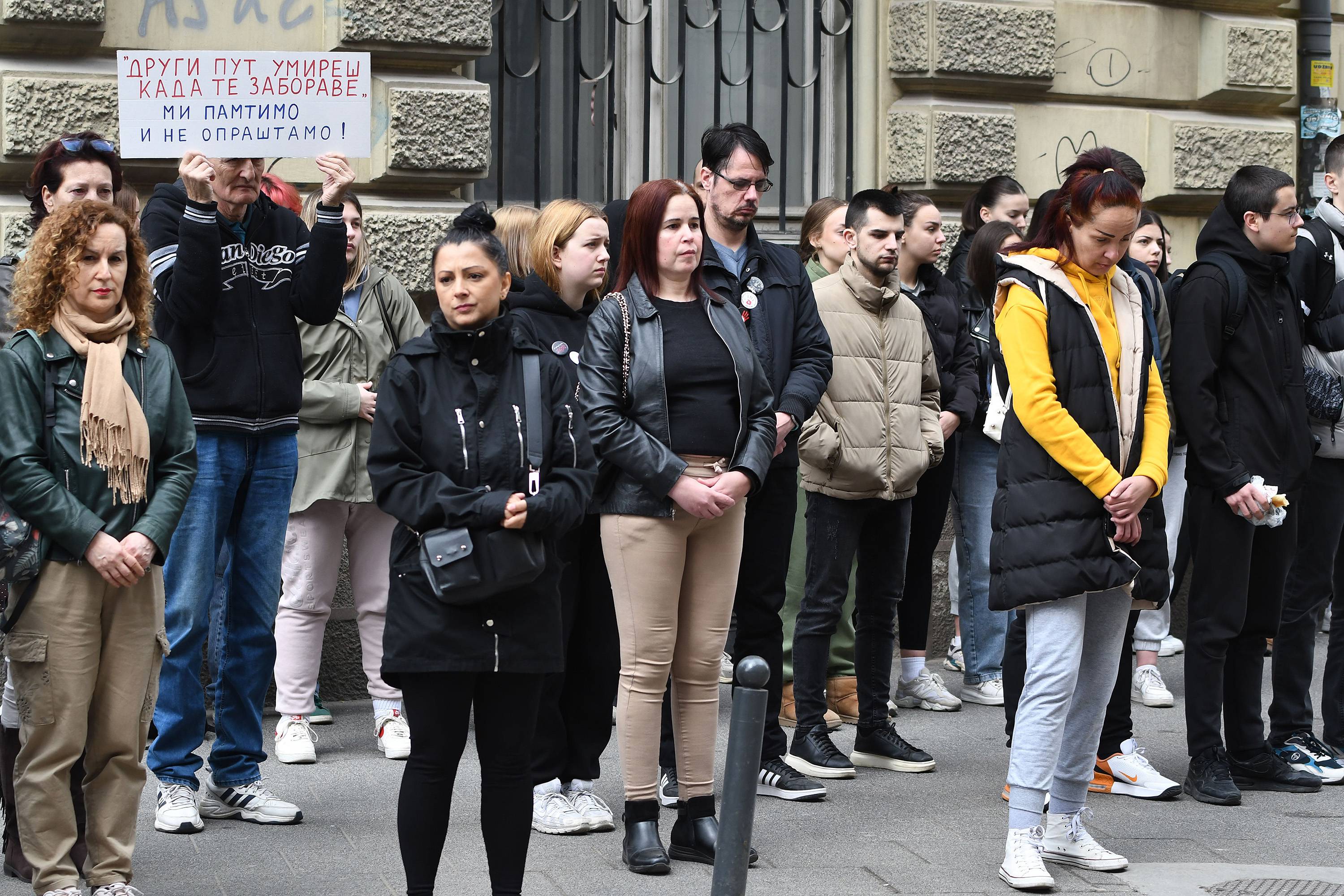 Novi Sad skup u znak sećanja na učenika te škole Vukašina Crnčevića (9).jpg
