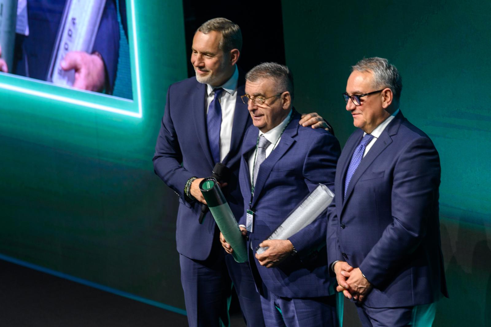 Dodela nagrade Laurin & Klement privredniku Milenku Kostiću.jpg