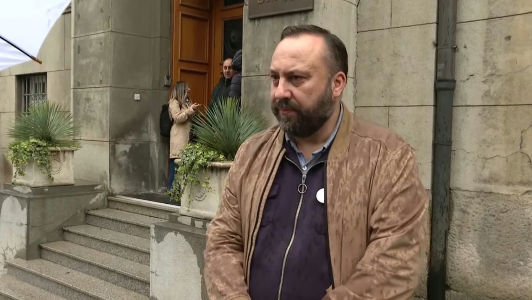 Održan sastanak protestnog tima gluvih i nagluvih u Vladi.jpg