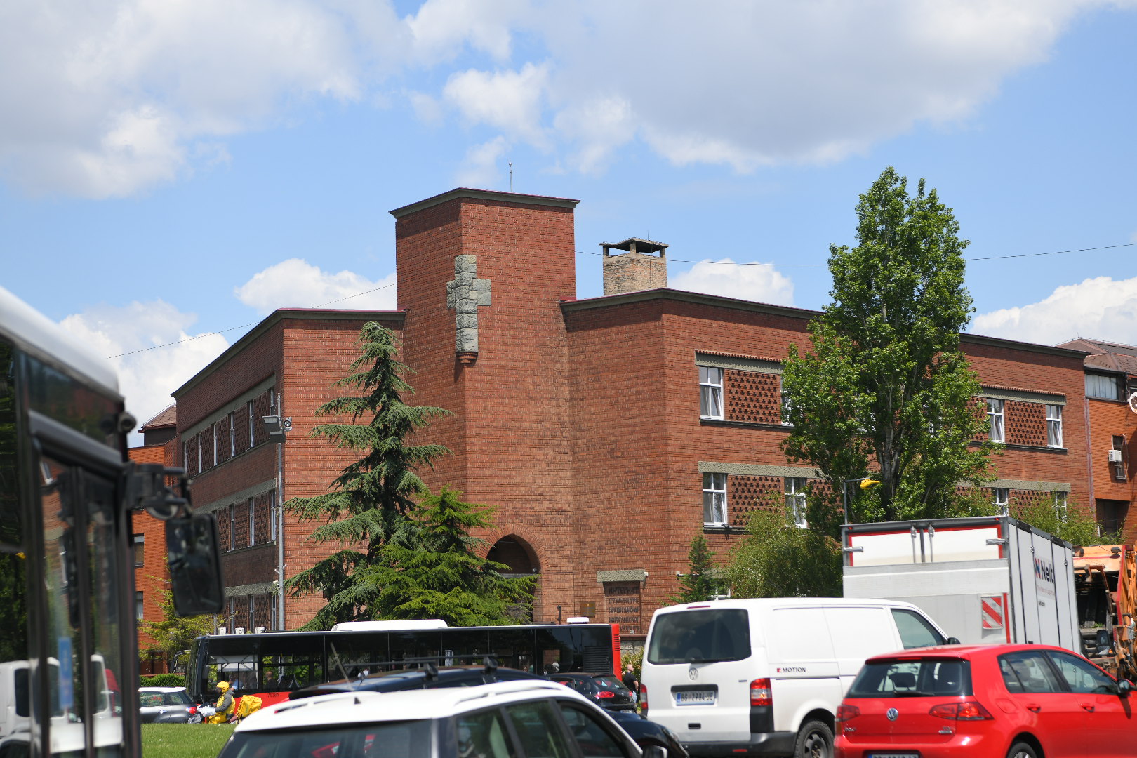 Beograd 26.05.2025. Pravoslavni bogoslovski fakultet Univerziteta u Beogradu, Bogoslovski fakultet, zgrada, ilustracija, pokrivalica, fičer Foto: Amir Hamzagić/Nova.rs