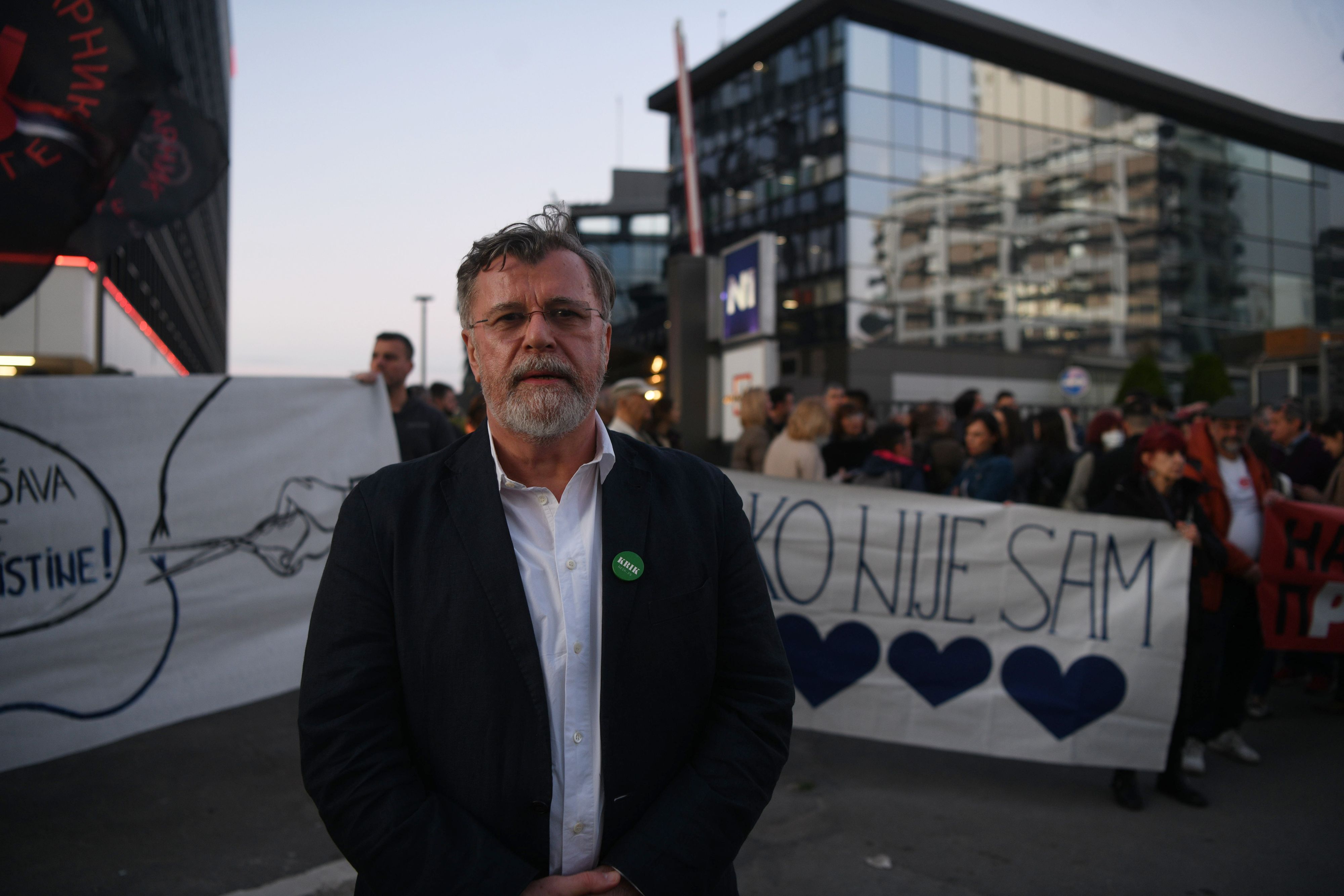 Beograd 07.04.2026. Veran Matić. Protest građana i zaposlenih ispred zgrade televizije N1 zbog smene Igora Božića. N1, protest, zaposleni, građani Foto: Filip Krainčanić/Nova.rs