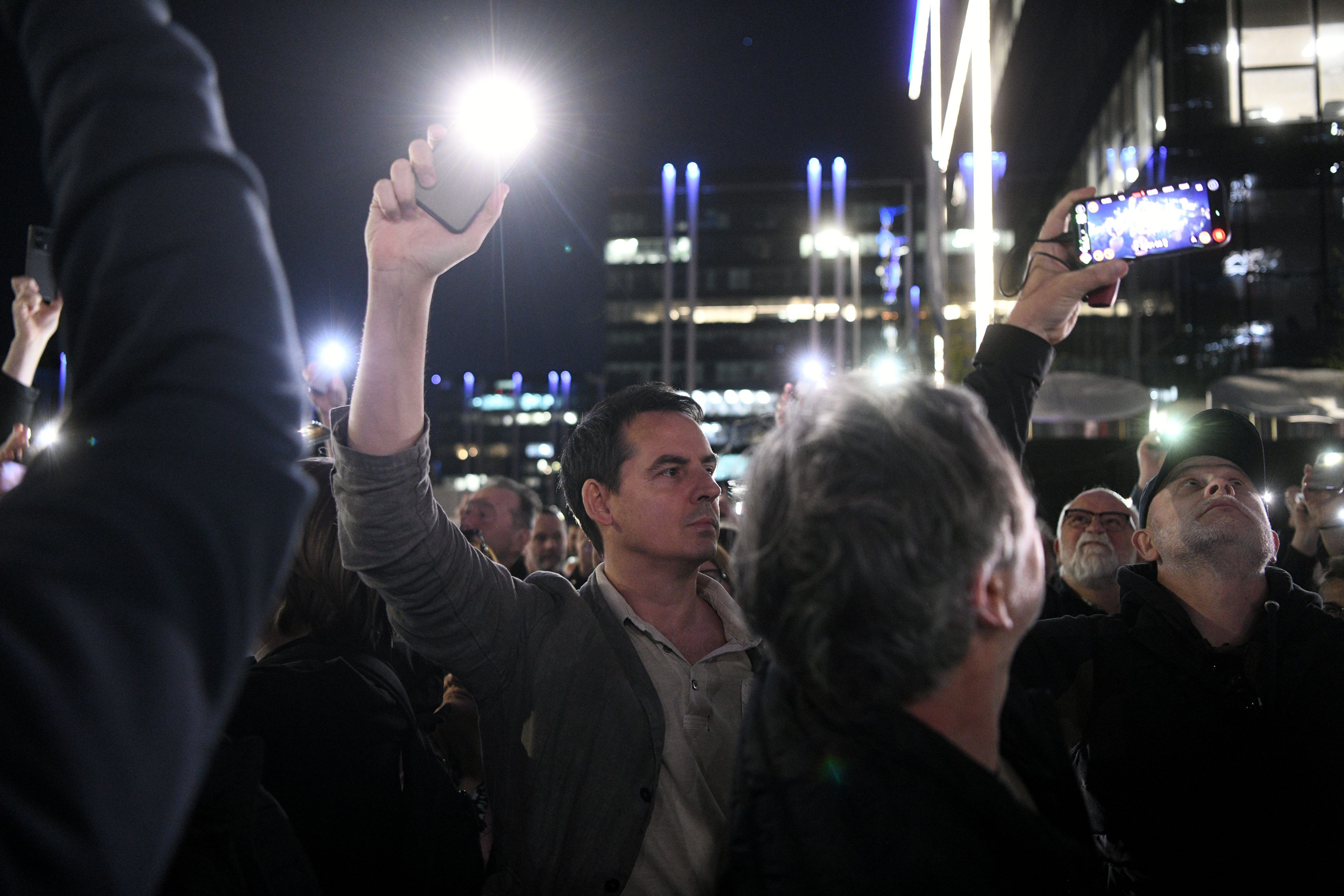 Beograd 07.04.2026. Zoran Kesić. Protest građana i zaposlenih ispred zgrade televizije N1 zbog smene Igora Božića. N1, protest, zaposleni, građani Foto: Filip Krainčanić/Nova.rs
