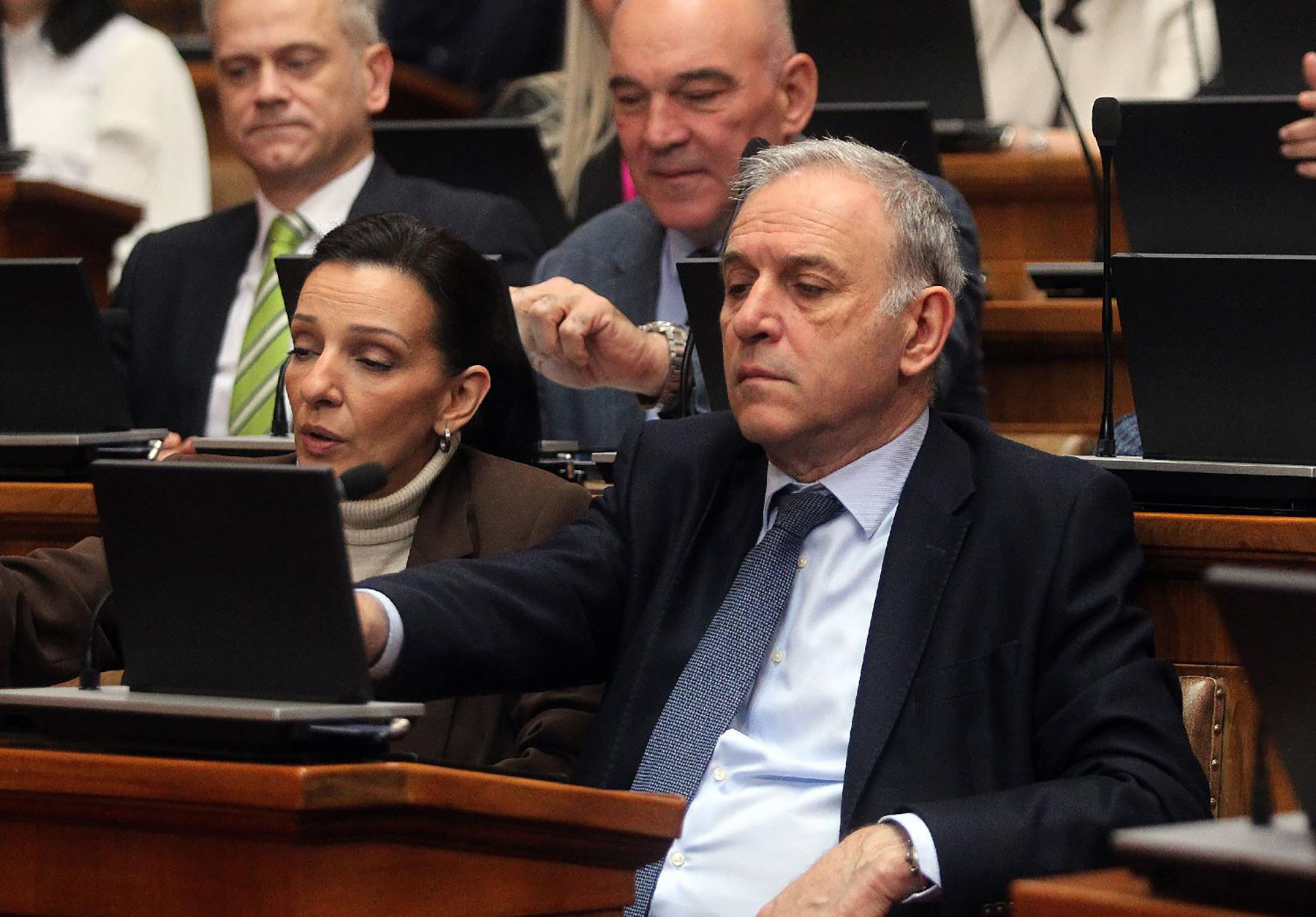 Mesto: BeogradDatum: Thu Apr 23 12:36:56 CEST 2026Dogadjaj: POLITIKA - glasanje o svim tačkama dnevnog reda druge sednice prolećnog zasedanja Skupštine SrbijeFotoreporter: Aleksandar BardaLičnosti: Zdravko PonošIzvor: FoNet