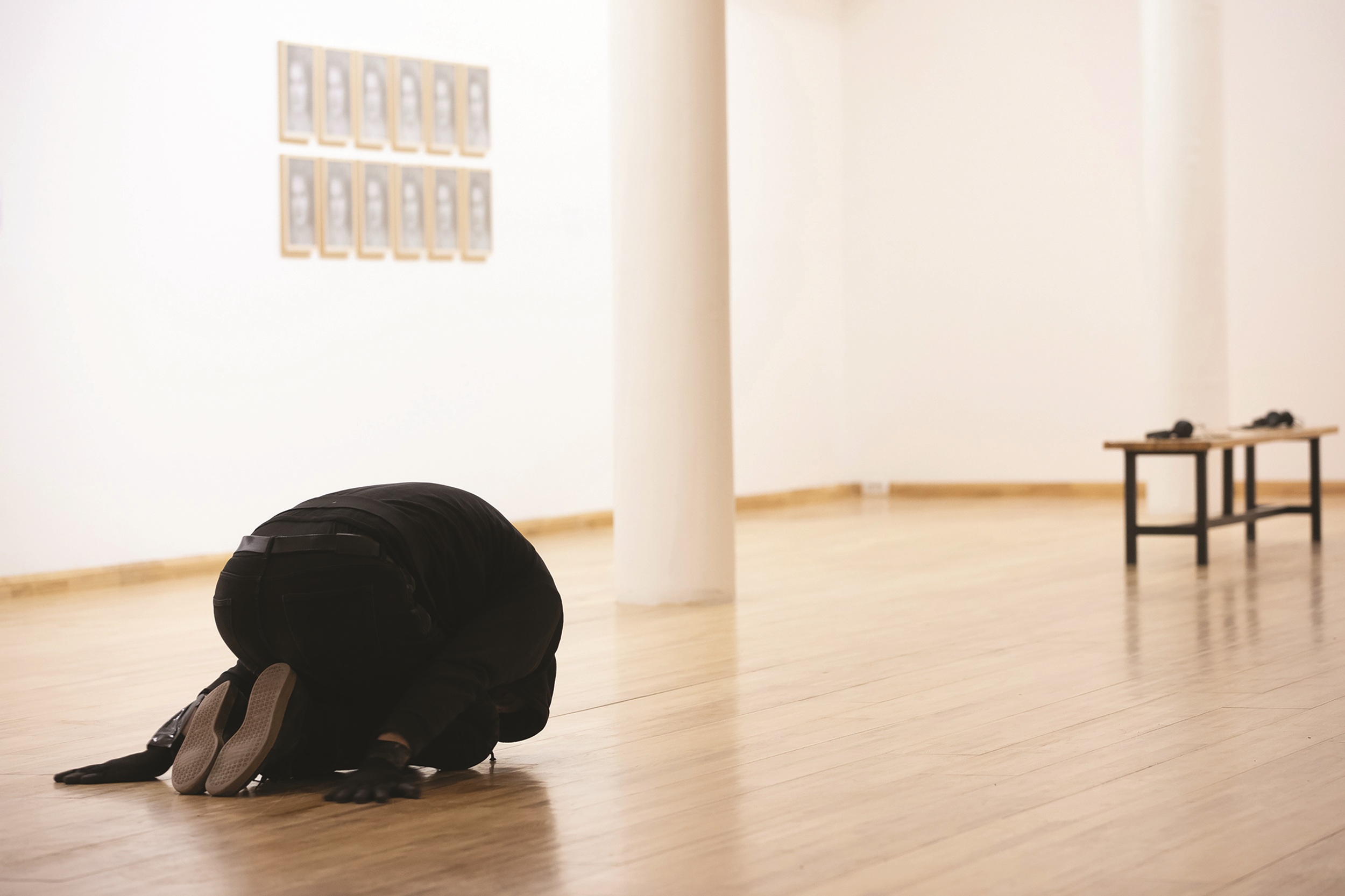 Dragan Vojvodić, Rad oslobađa, rad ubija, video still, 2021..jpg