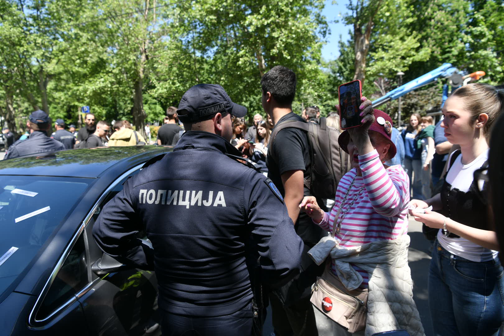 Beograd, 14.05.2026. Bulevar kod Pravnog fakulteta, 16 minuta tišine, autobomil udario deku, incident