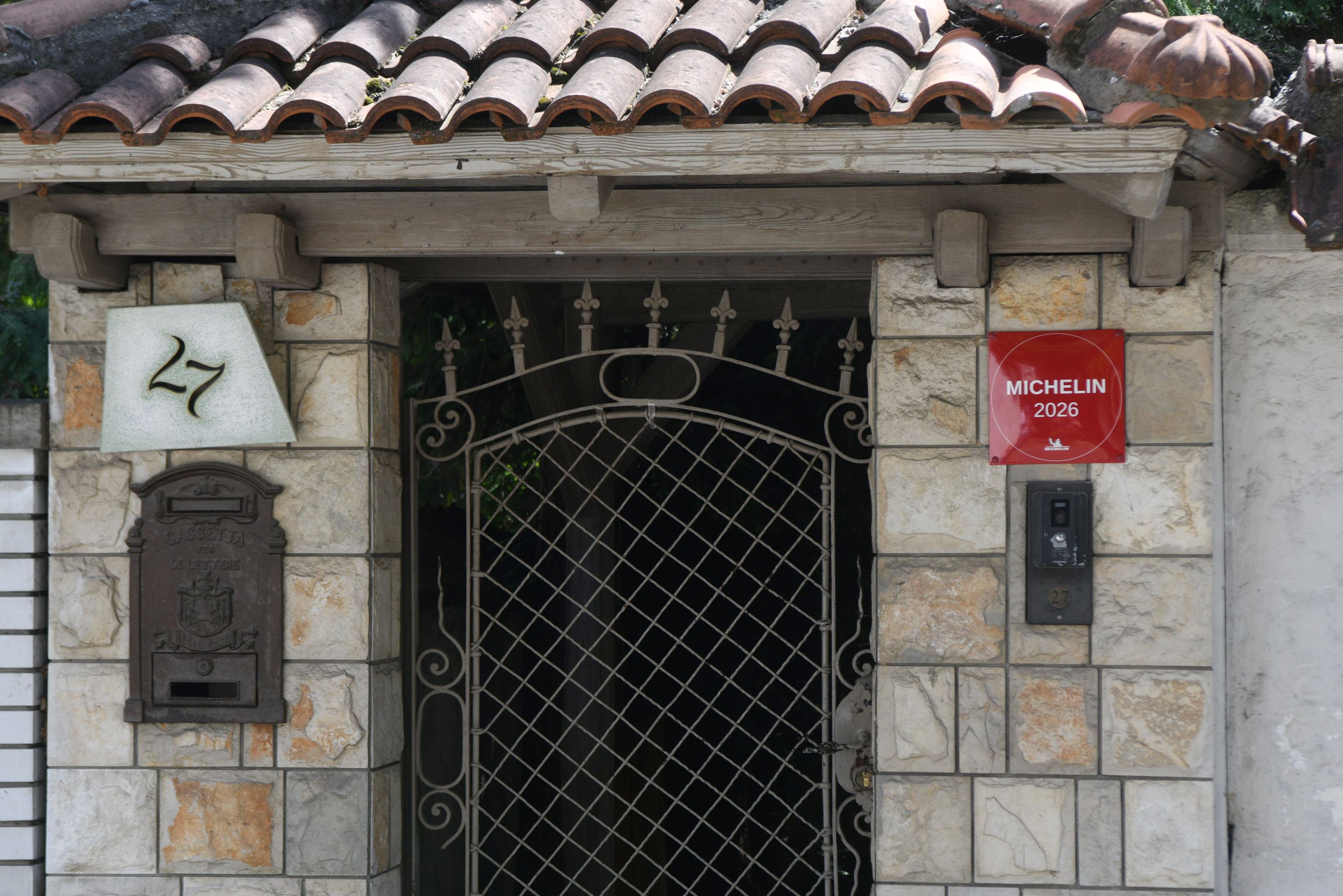 Beograd 15. maj 2026. Aleksandar Nešović Baja nestao je nakon sastanka u restoranu na Senjaku, odnošenje automobila i restoran i galerija 27 Foto Filip Krainčanić Nova.rs