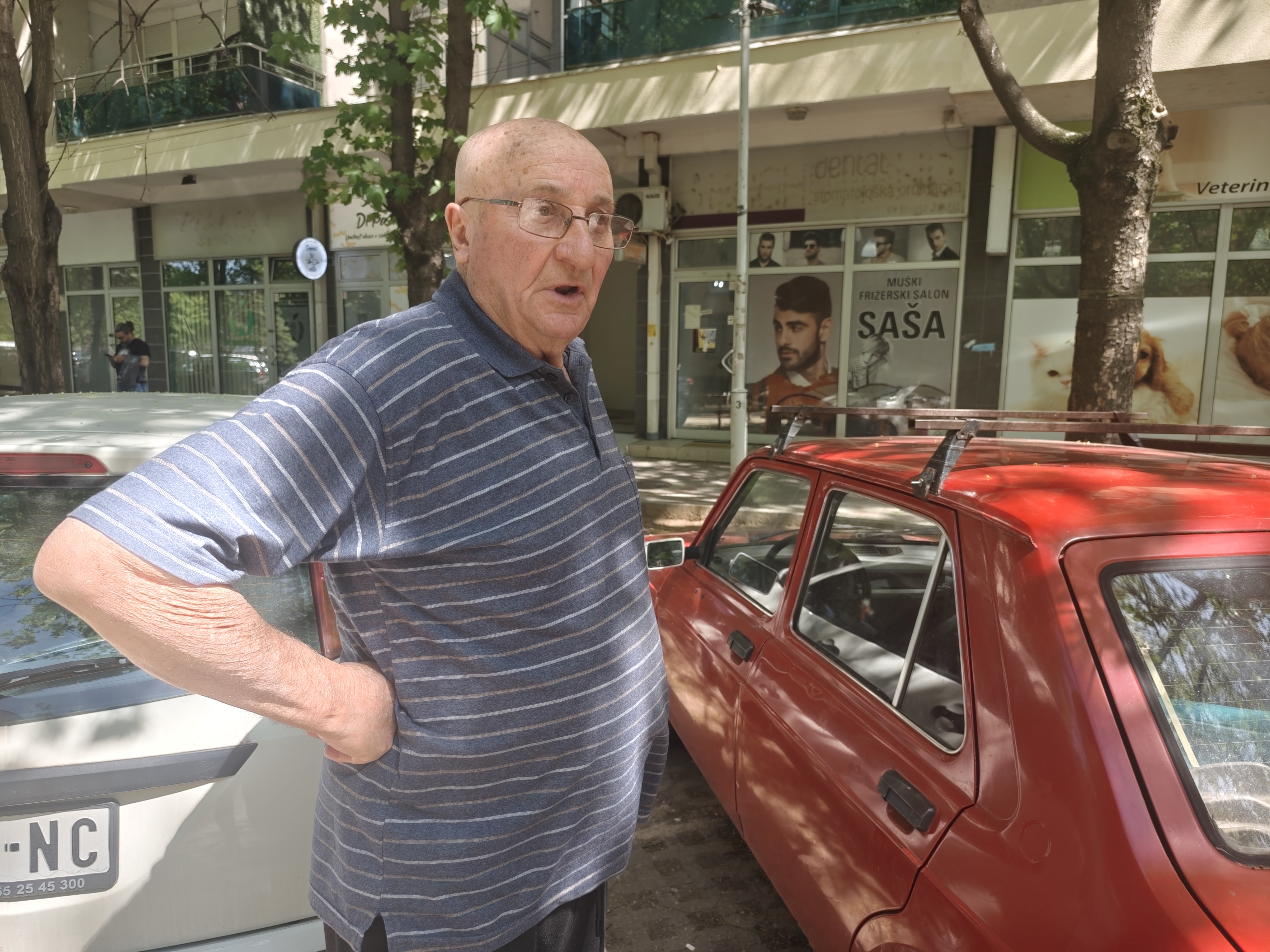 tihomir nikolić sa svojim vozilom koje mu je ukradeno, hronika foto miljana isailović nova rs.jpg