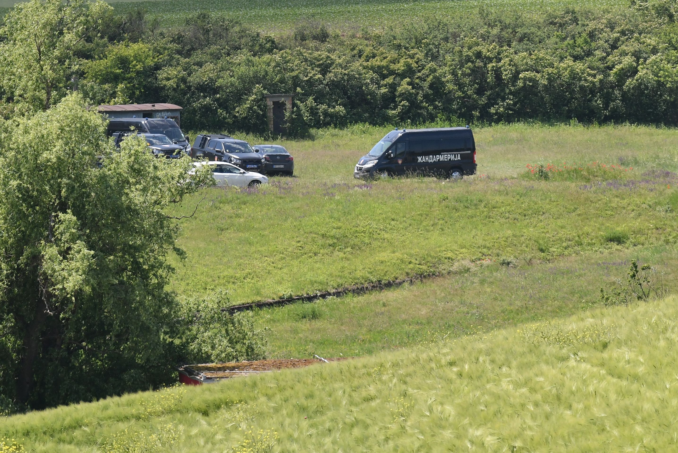 Jarkovac, 18.05.2026. policijska pretraga terena kod Jarkovačkog jezera, potraga za telom ubijenog Aleksandra Nešovića Baje