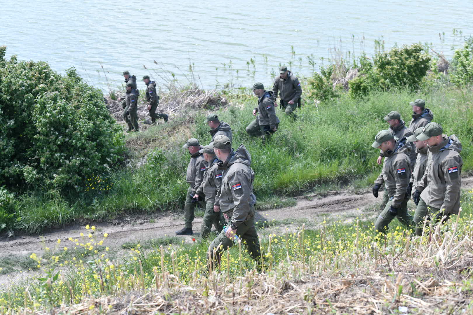 Jarkovac, 18.05.2026. policijska pretraga terena kod Jarkovačkog jezera, potraga za telom ubijenog Aleksandra Nešovića Baje