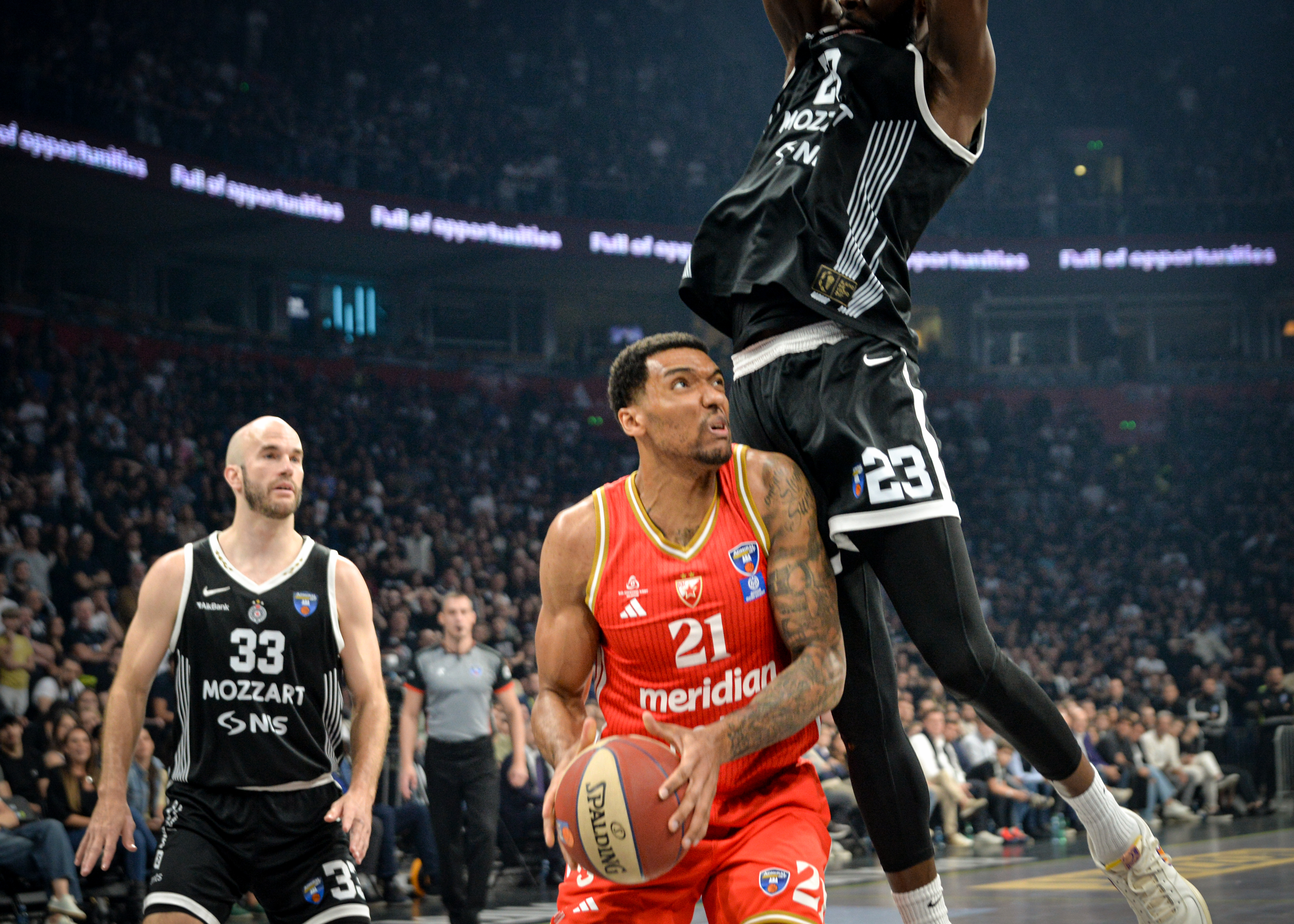 Beograd 18.05.2026. Košarka, Crvena zvzda, Partizan, prva utakmica polufinalne serije plej ofa ABA lige, Beogradska arena Foto: Janko Anđelić