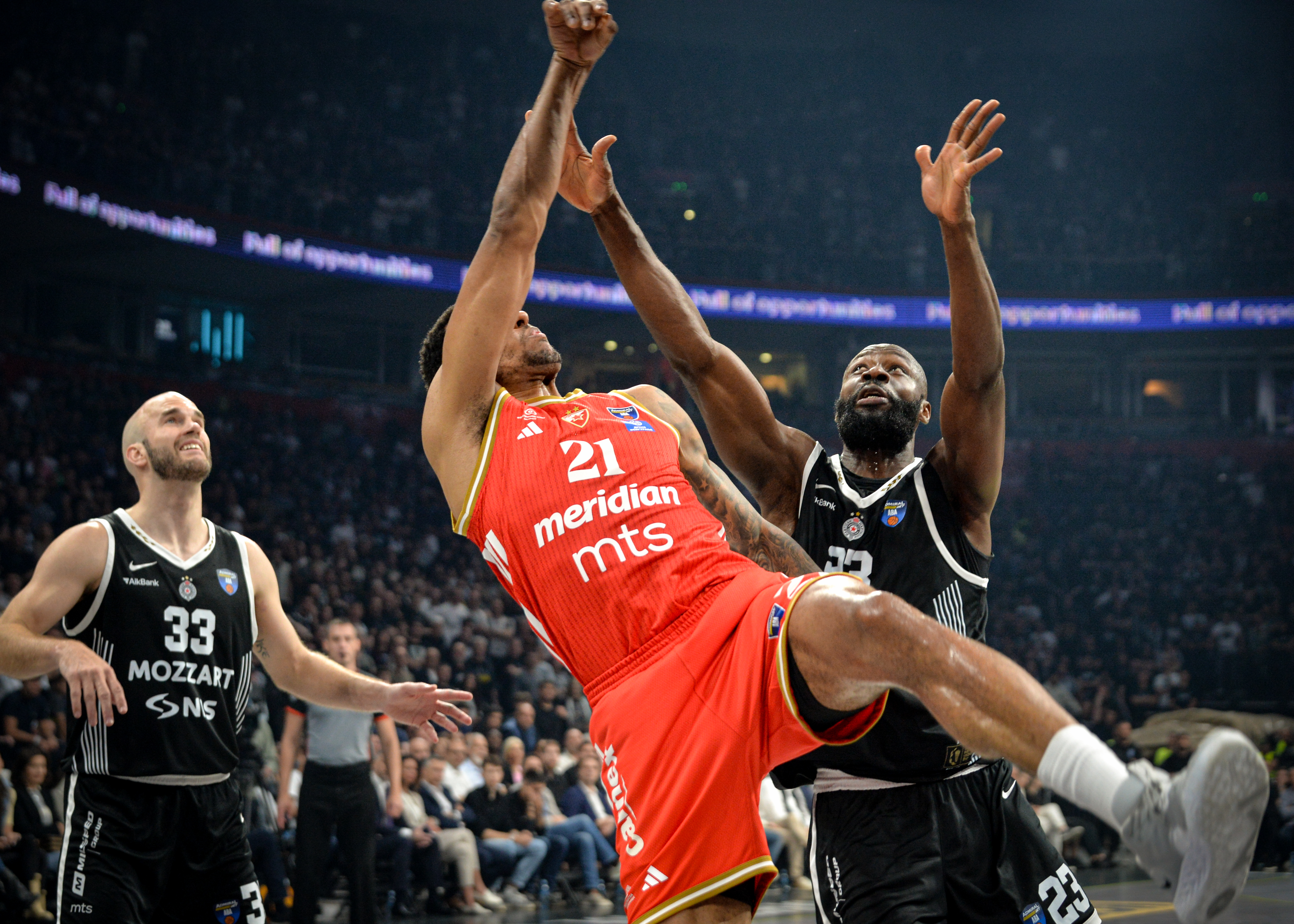 Beograd 18.05.2026. Košarka, Crvena zvzda, Partizan, prva utakmica polufinalne serije plej ofa ABA lige, Beogradska arena Foto: Janko Anđelić