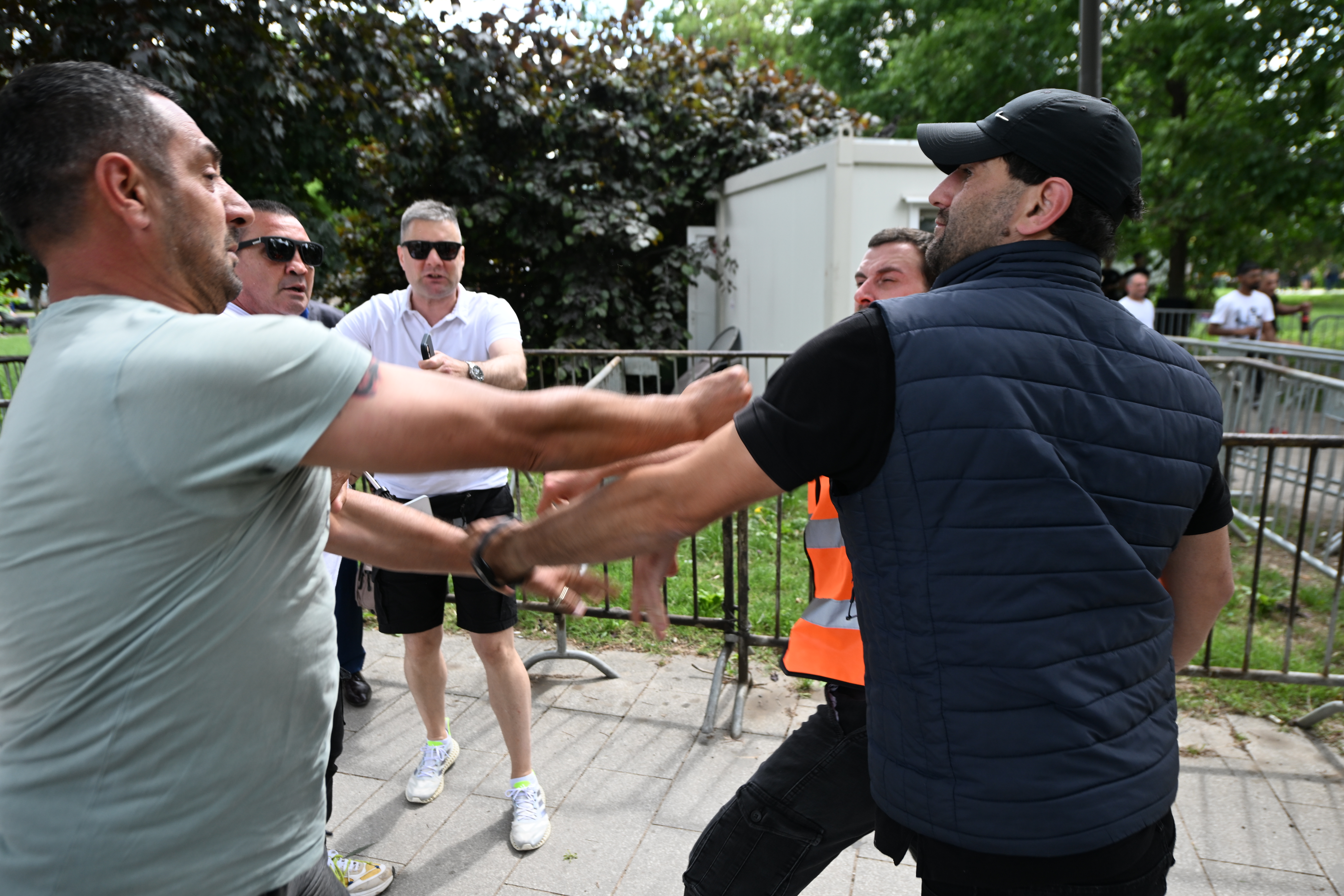 Beograd 23. maj 2026. Incident ispred Ćacilenda i Ćacilend pred veliki studetnski protes na Slaviji  Foto Marko Ljutica