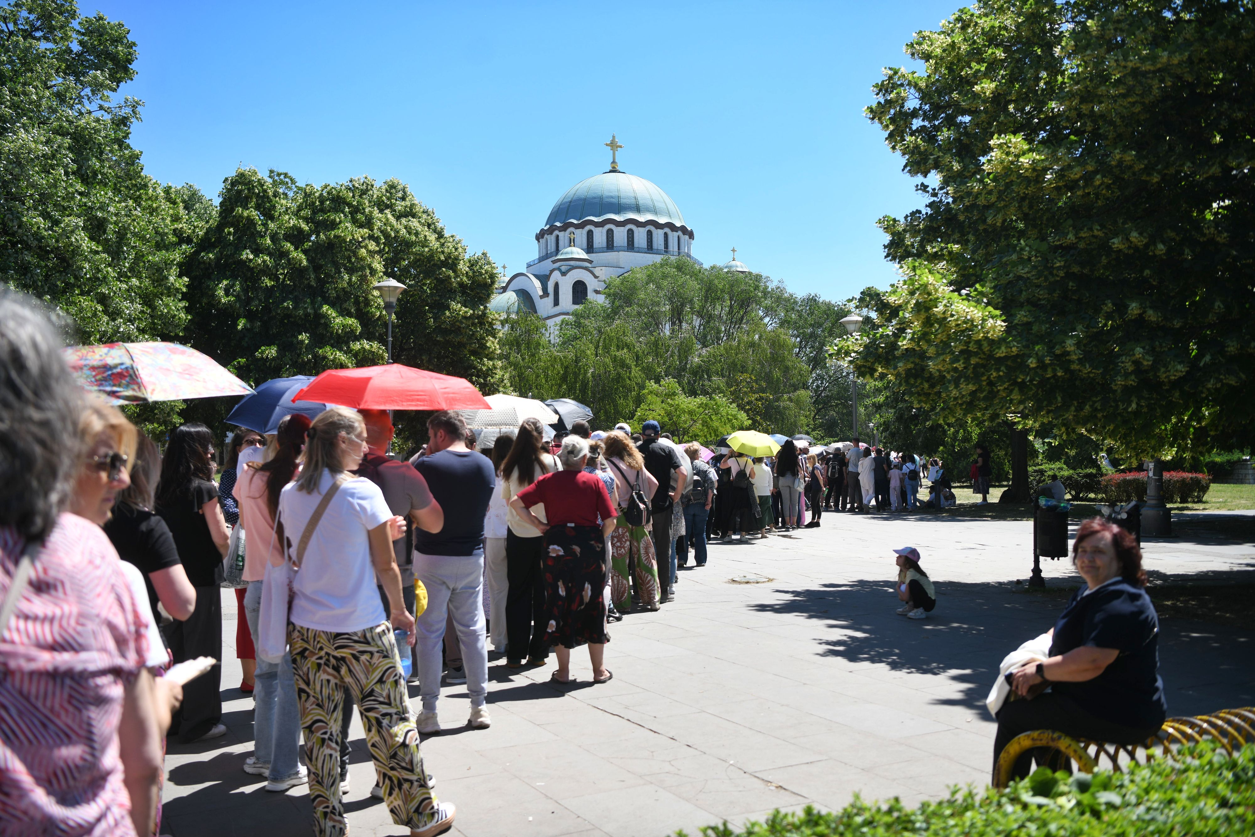 Beograd 28. maj 2026. Hram Svetog Save, Pojas Presvete Bogorodice svetinja izlozena u Hramu, pravoslavni vernici čekaju red za celivanje svetinje Foto Filip Krainčanić Nova.rs