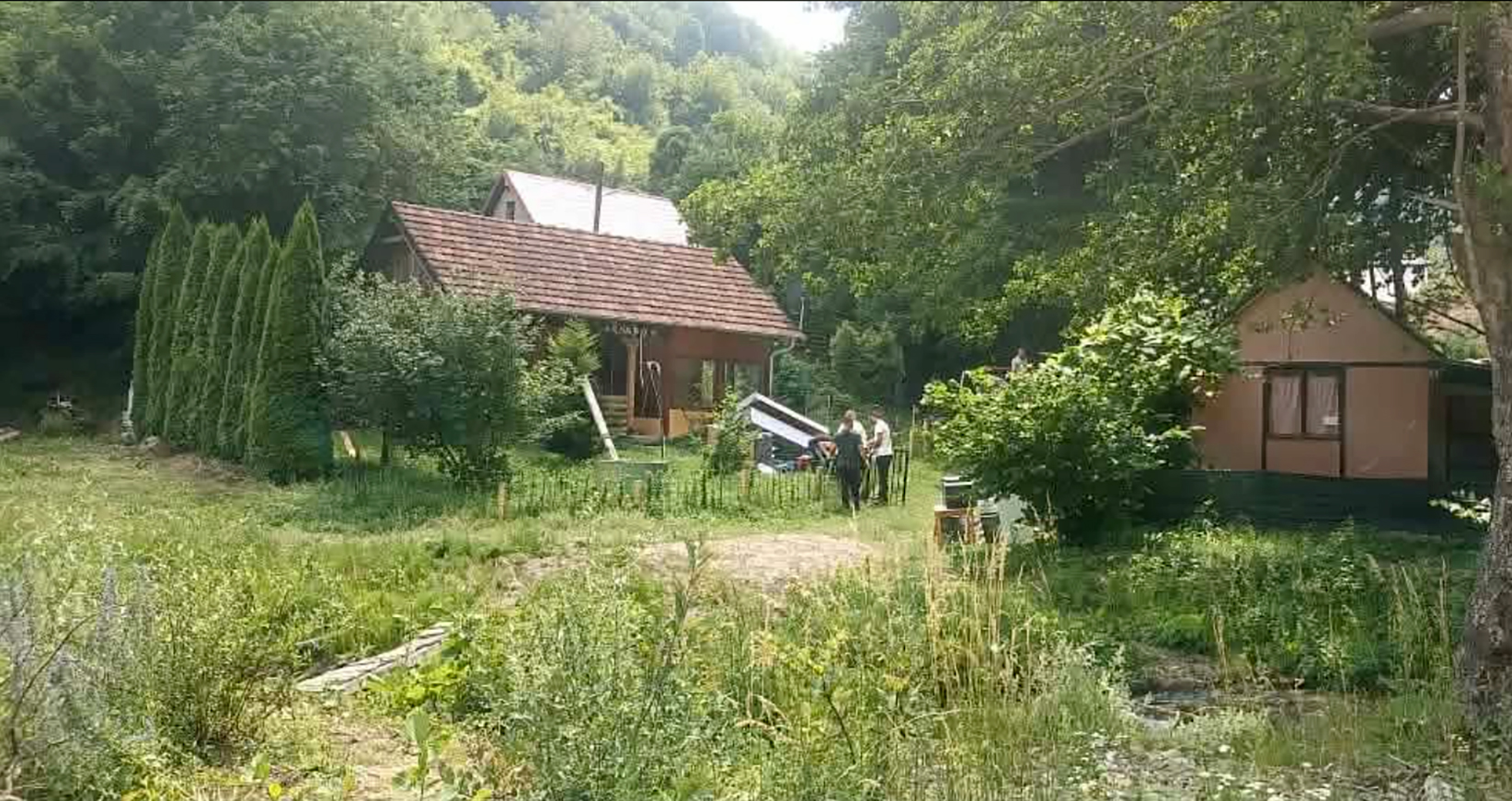 rušenje vikendica u Čečevu na Gazivodama Foto KoSSev (1).jpg
