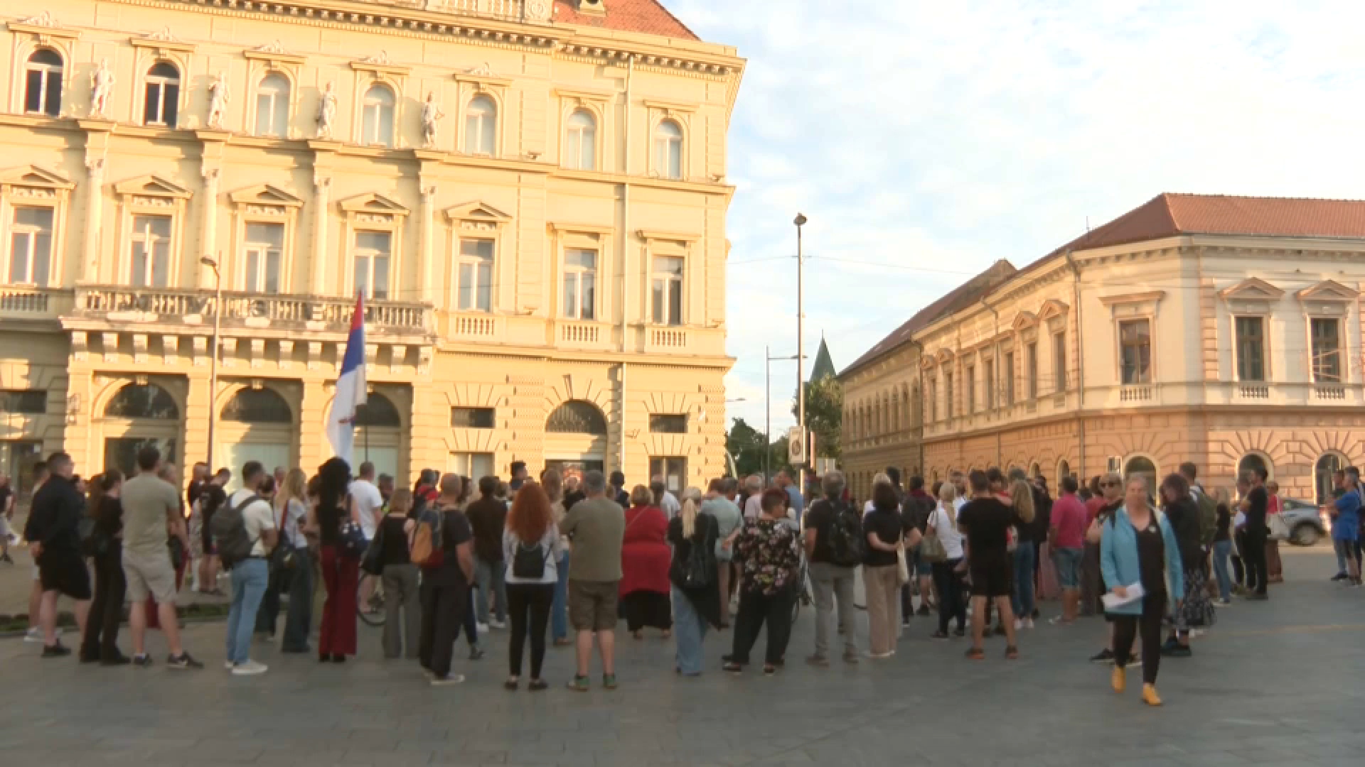 Zrenjanin 1783532308_Protest_u_Zrenjaninu__otkaz_kustosu_muzeja_3.jpg