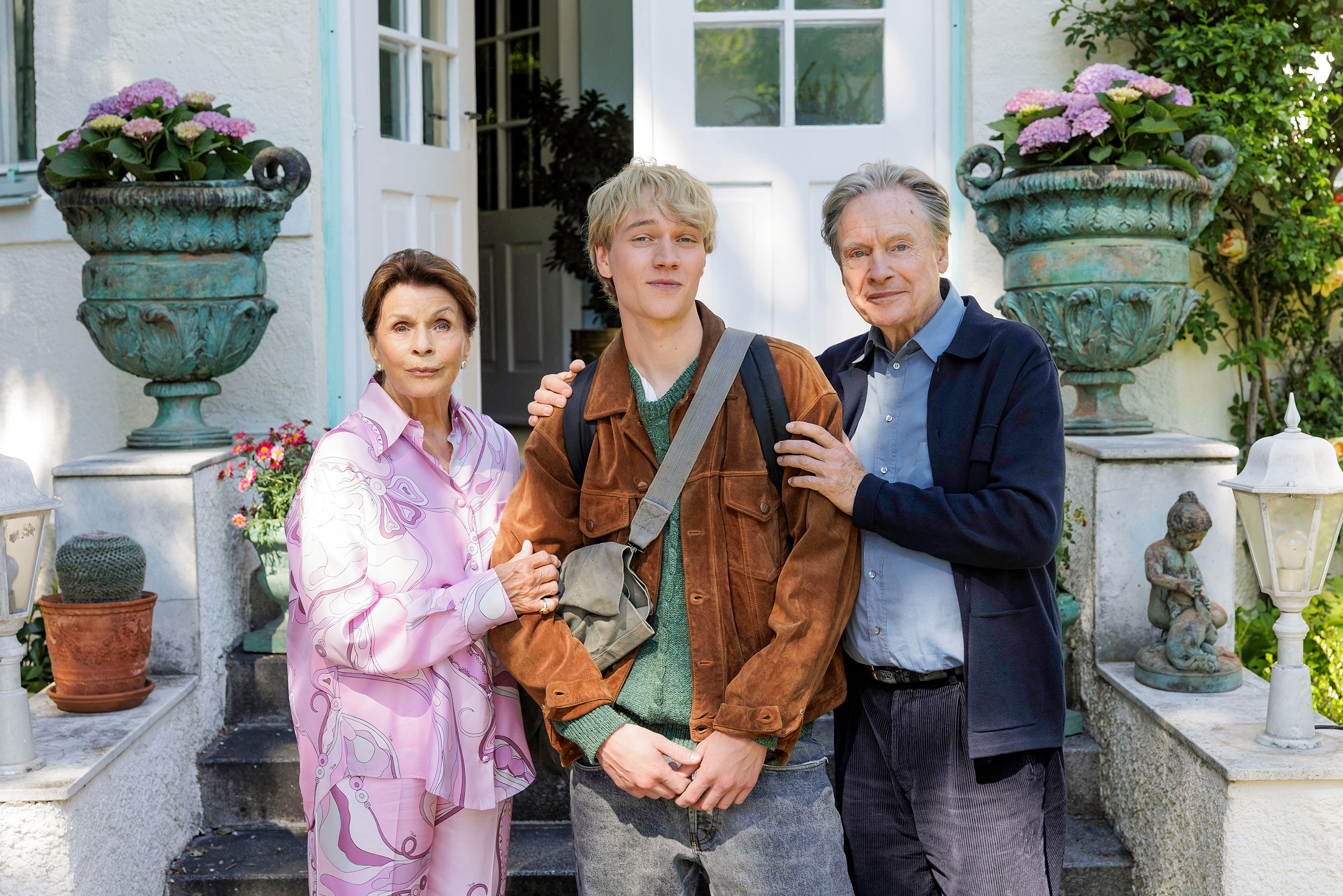 Ah ta praznina, ta strašna praznina © 2025 KOMPLIZEN FILM_DOLL FILMPRODUKTION_WARNER BROS ENT.jpg