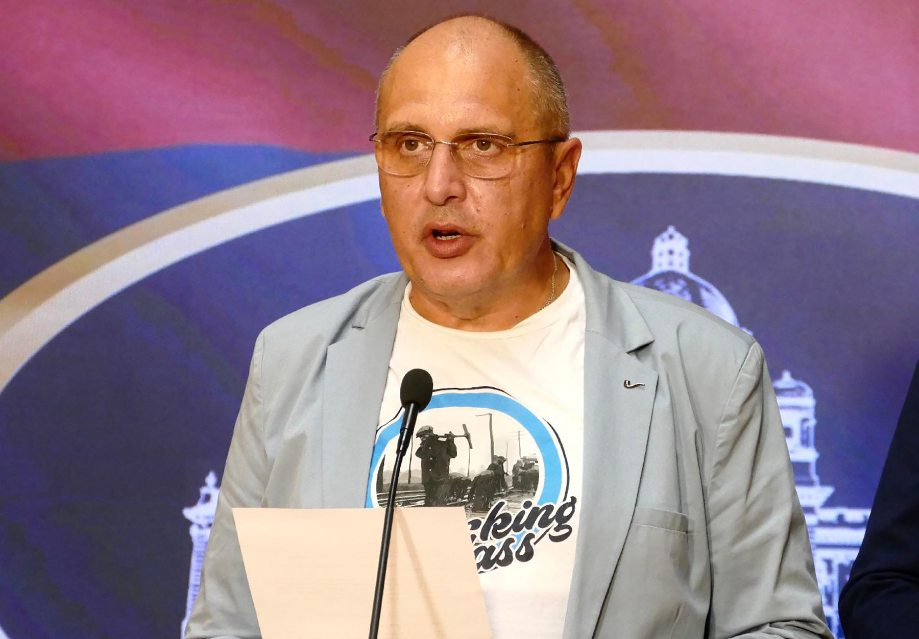Mesto: BeogradDatum: Tue Aug 25 11:45:15 CEST 2026Dogadjaj: POLITIKA - Konferencija za novinare poslanika Radničke partije u Skupštini Srbije.Fotoreporter: Ognjen StevanovićLičnosti: Željko VeselinovićIzvor: FoNet