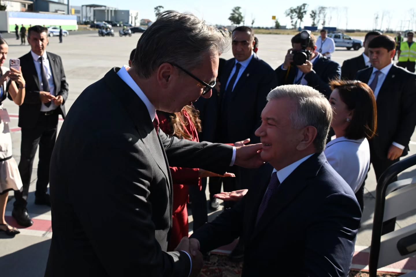 Predsednik Republike Srbije Aleksandar Vučić dočekao je predsednika Republike Uzbekistan Šavkata Mirzijojeva Foto Instagram buducnostsrbijeav (10).jpg