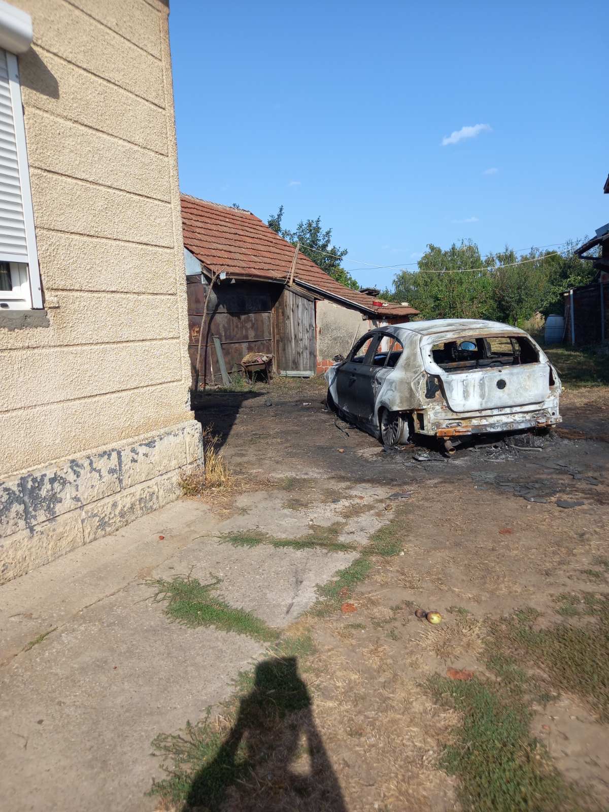 velika plana zapaljen automobil foto snežana janković (3).jpeg