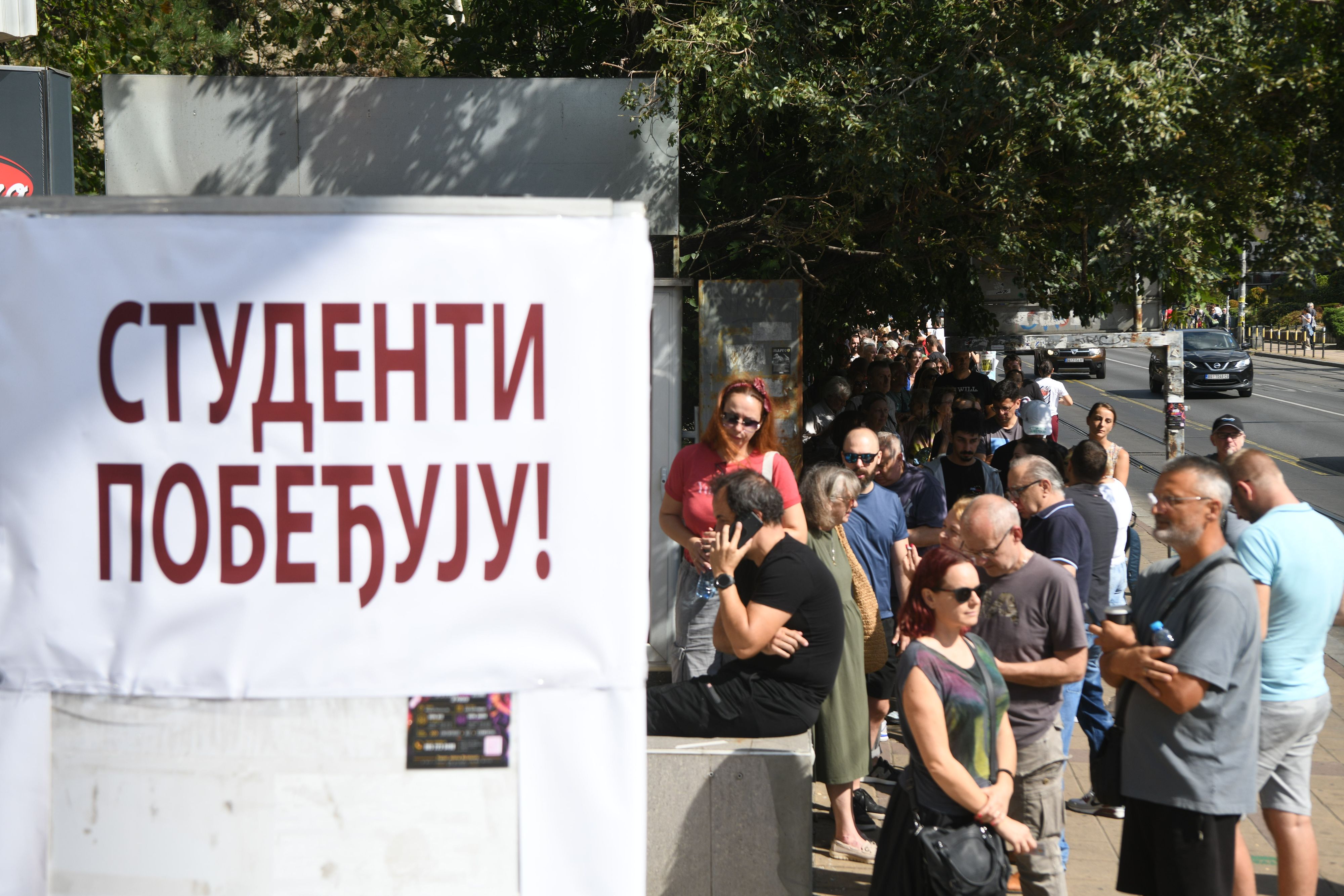 Požeška, skupljanje potpisa za studentsku listu, studenti pobeđuju potpisi, redovi foto filip kraincanic nova rs (5).jpeg
