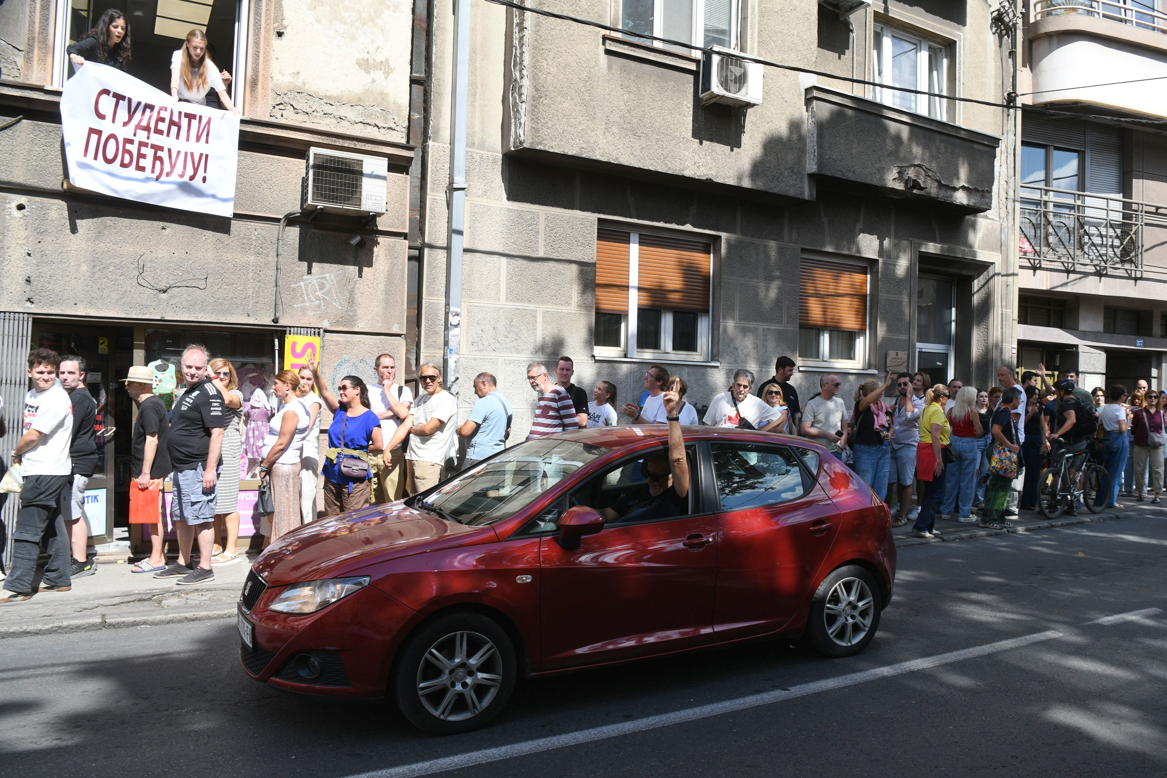 Vračar, skupljanje potpisa za studentsku listu, studenti pobeđuju potpisi, redovi foto filip kraincanic nova rs (13).jpeg